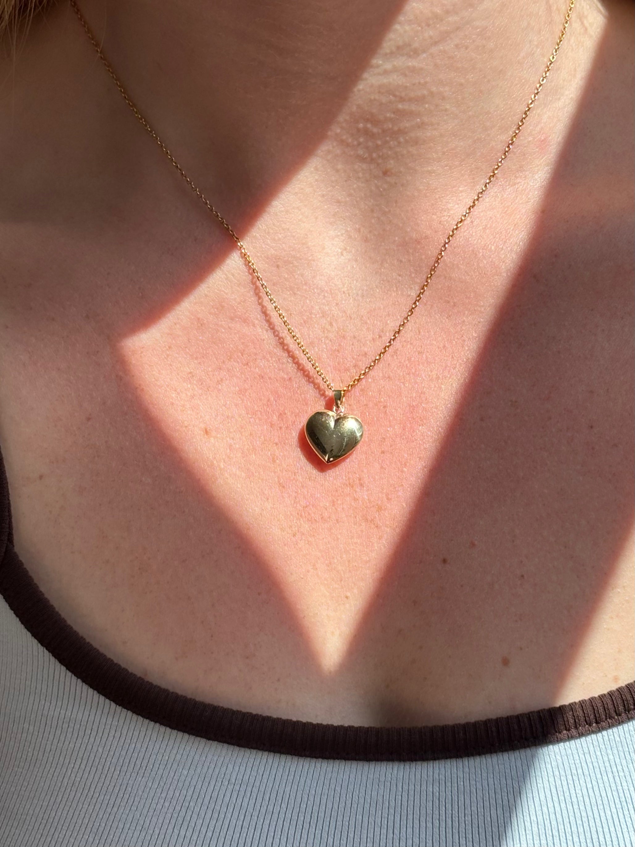 jwlry essentials Vedhæng Hjertevedhæng large 13 mm - 8 karat guld 8330532