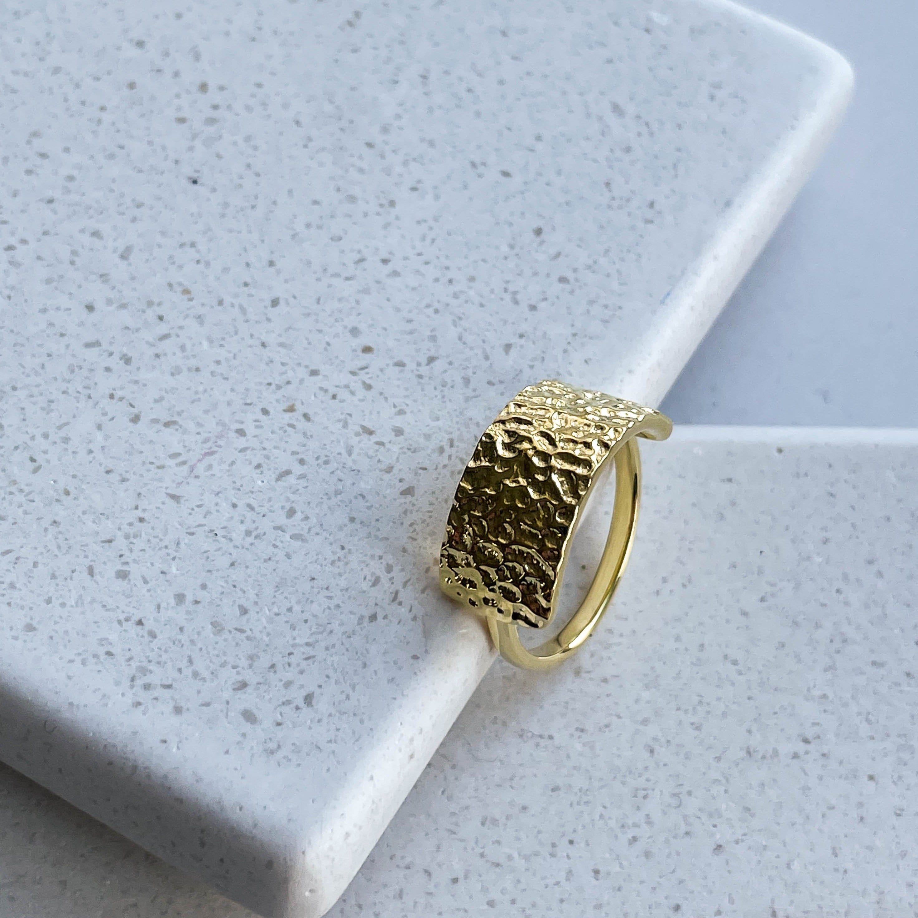 Aqua Dulce Ringe RUFFLE RING FORGYLDT