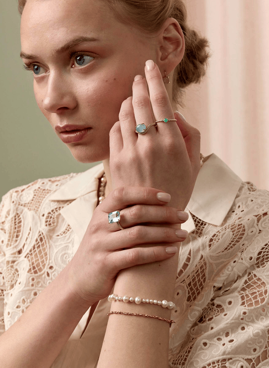 Carré Madeleine armbånd med ferskvandsperler - forgyldt FB 4667 BI 18cm