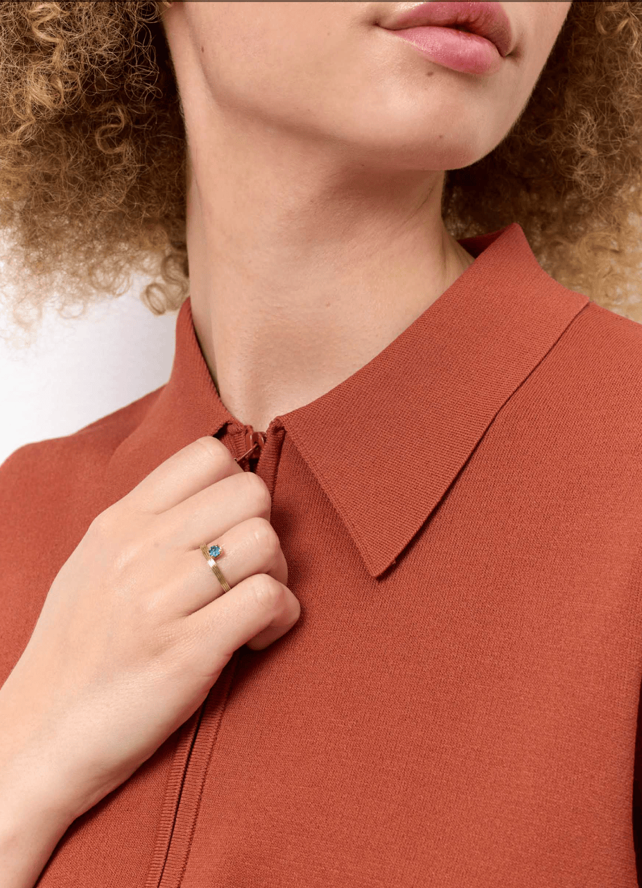 Carré Naomi ring med London blå topas - 10 karat