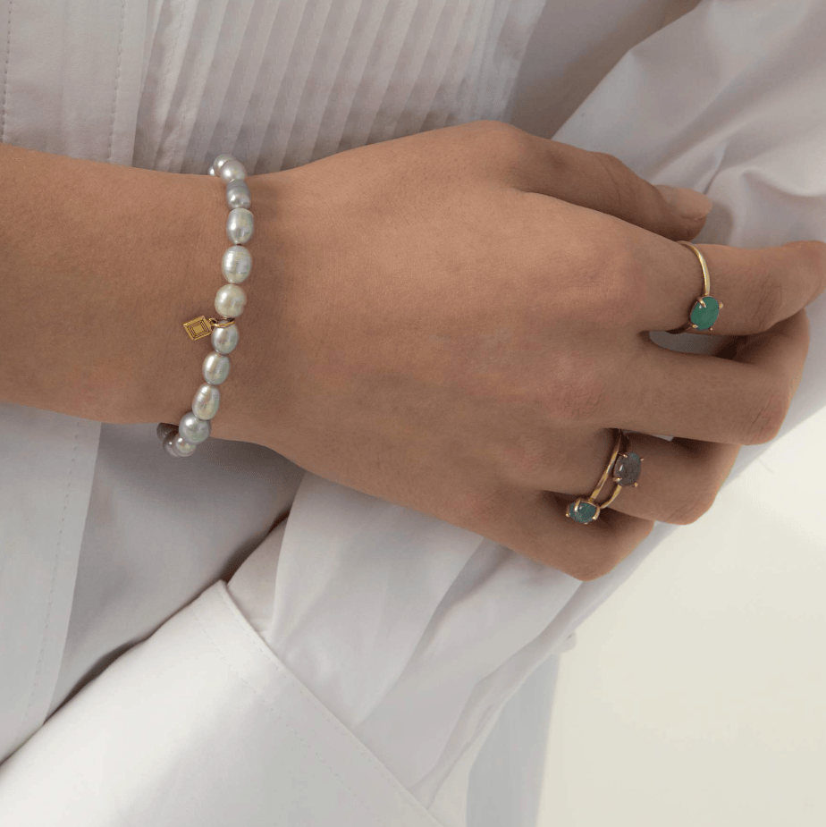 Carré Ocean armbånd med grey ferskvandsperler - forgyldt FB 4540 BG 17cm