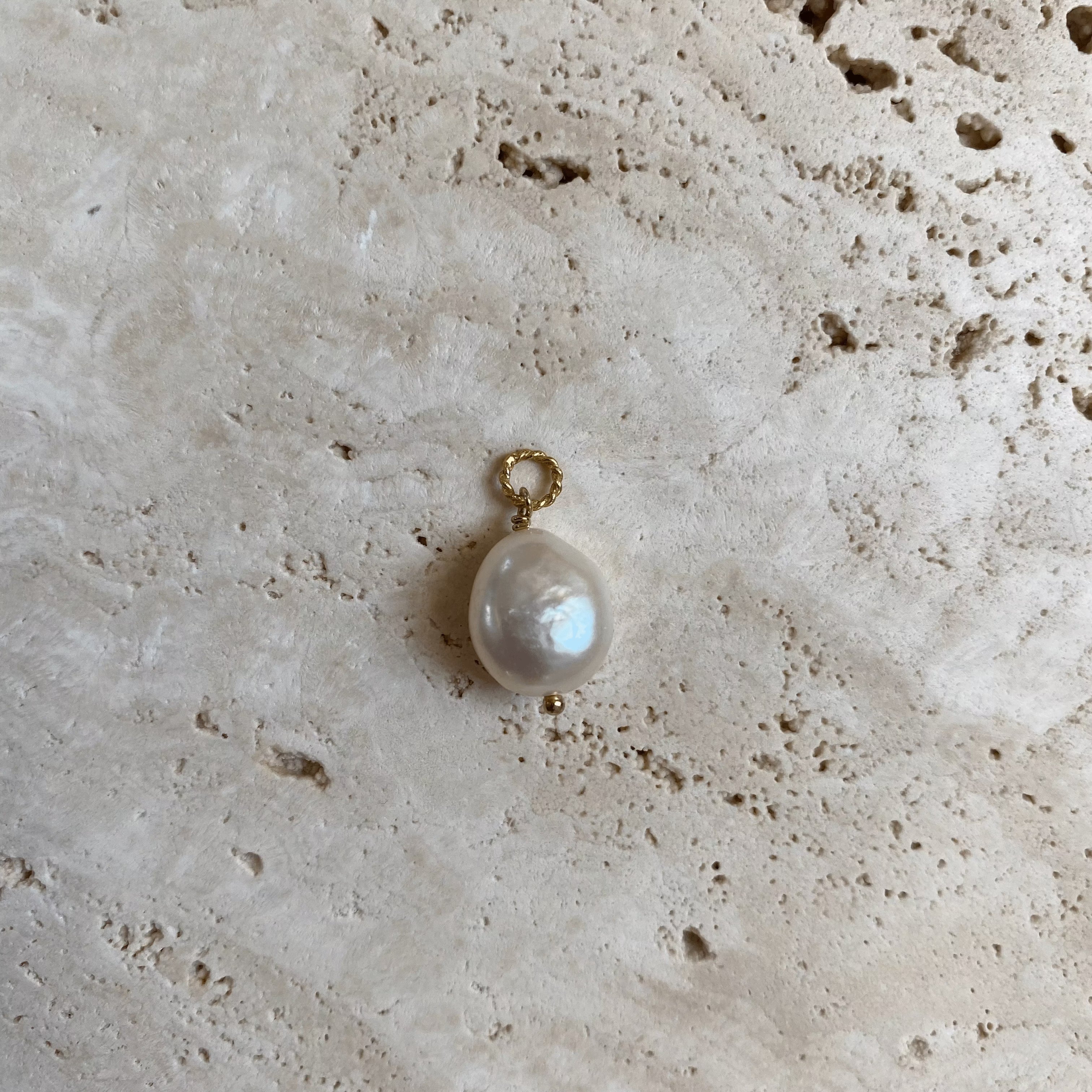 Carré Vedhæng Perlevedhæng barokperle - forgyldt FLH4286BI