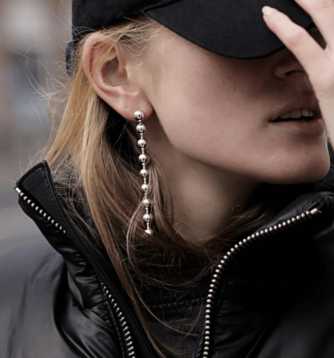 Jane Kønig Øreringe Big Atomic chain ørestik - forgyldt BACS-SS24-G