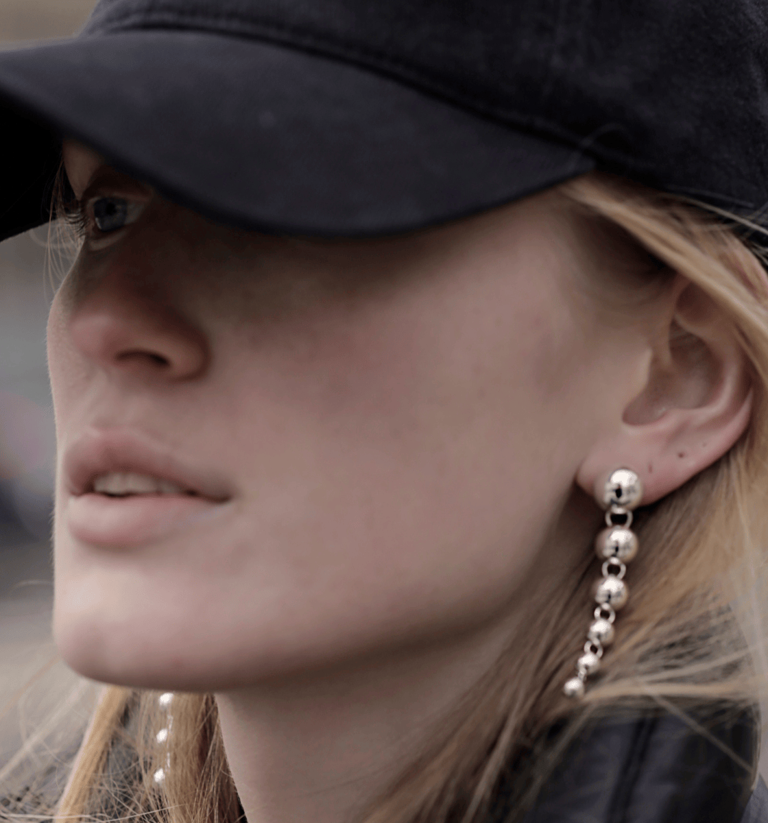 Jane Kønig Øreringe Big Atomic Drop ørestik - forgyldt BADS-SS24-G