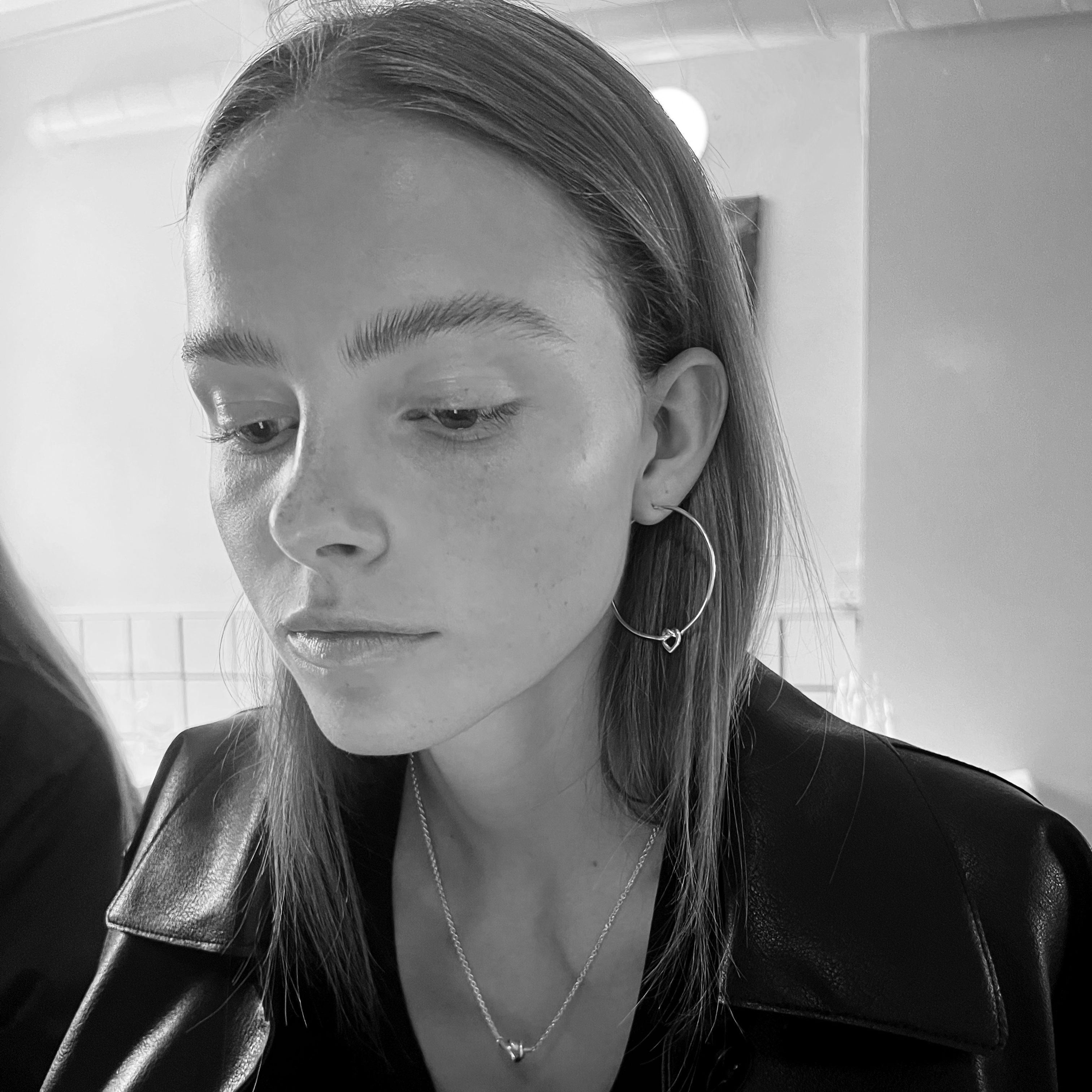 Jane Kønig Ørering Big Tied Heart Hoop - Sølv BTHH-AW25-S