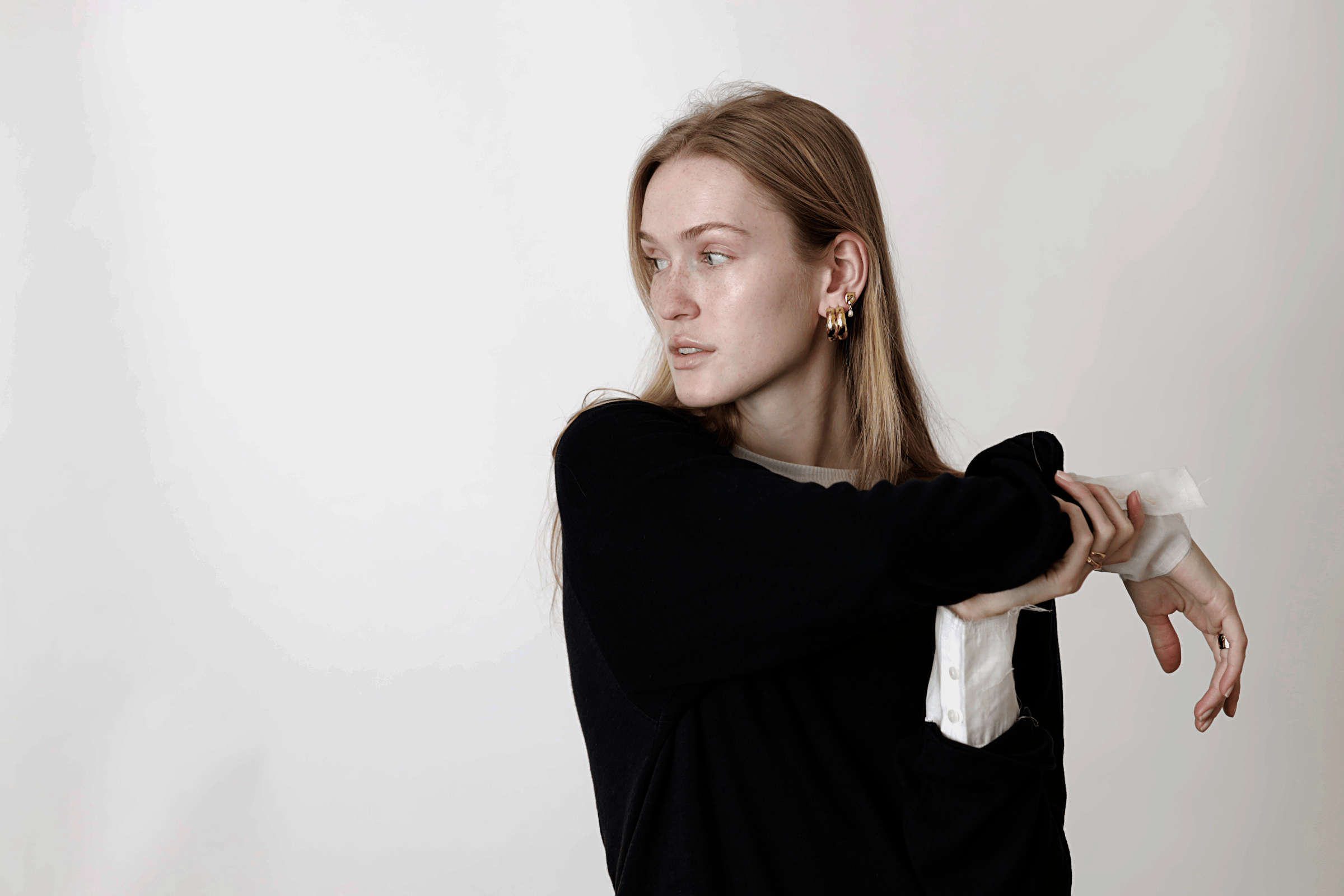 Jane Kønig Øreringe Bruised heart hoop - forgyldt
