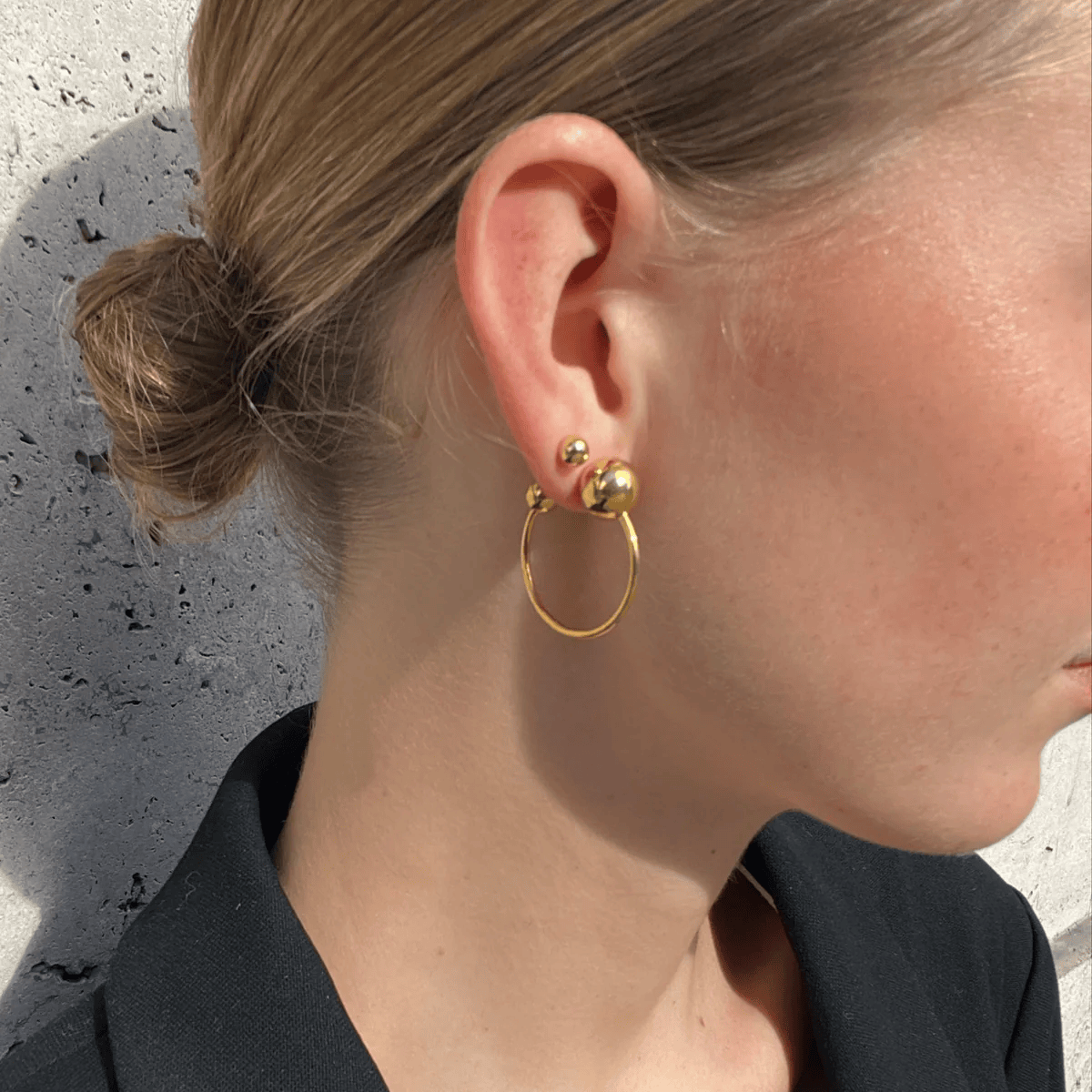 Jane Kønig Øreringe Sphere Hoop - forgyldt SH-SS24-G