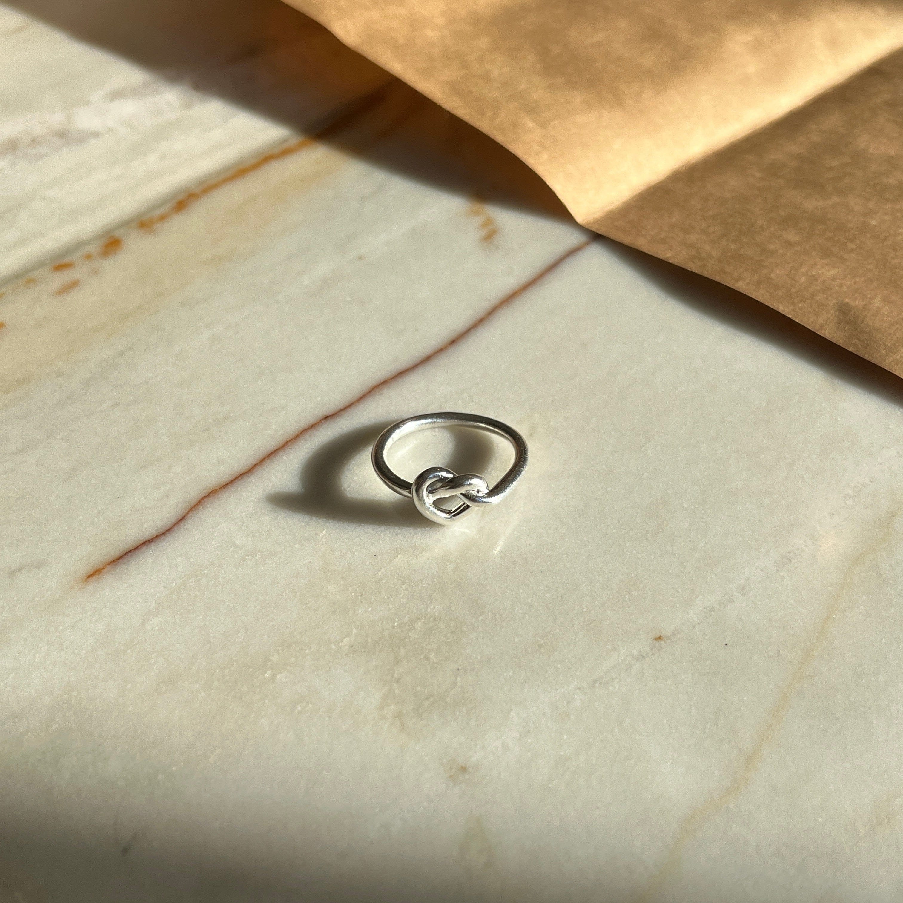 Jane Kønig Ring Tied Heart Ring - Sølv