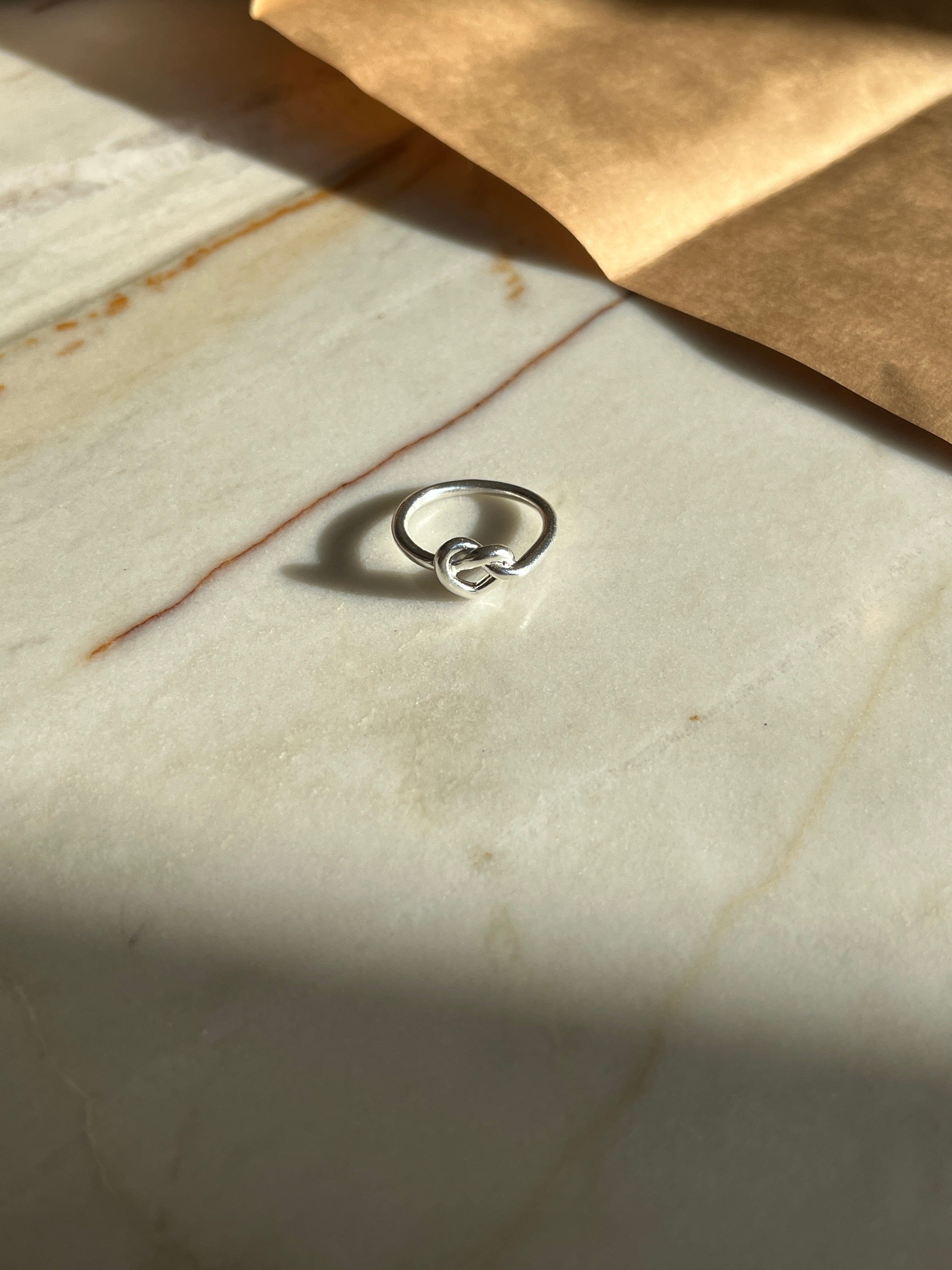 Jane Kønig Ring Tied Heart Ring - Sølv