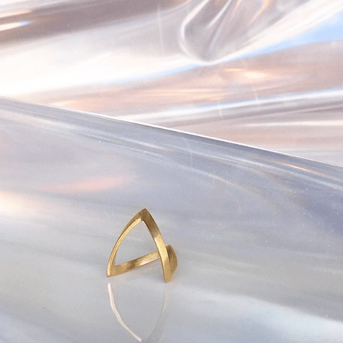 Jane Kønig Ringe V-RING Guld