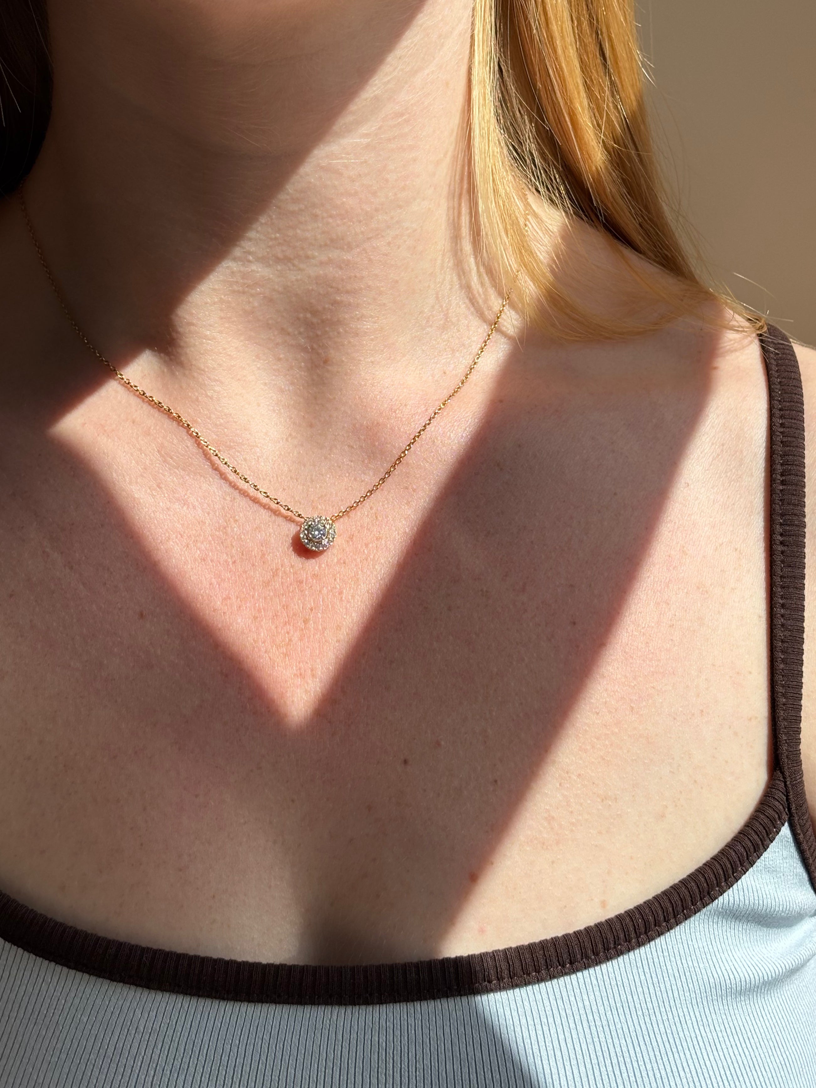 jwlry essentials Halskæder Stor rosette vedhæng 0,50 ct labgrown diamanter - 14 karat guld 01-531011