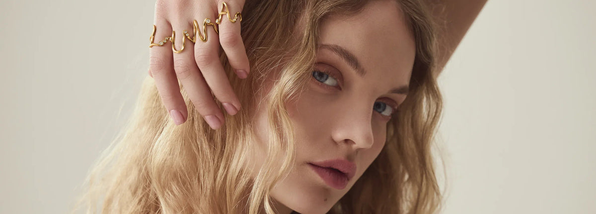 Maanesten Ringe A Alphabet Ring - forgyldt