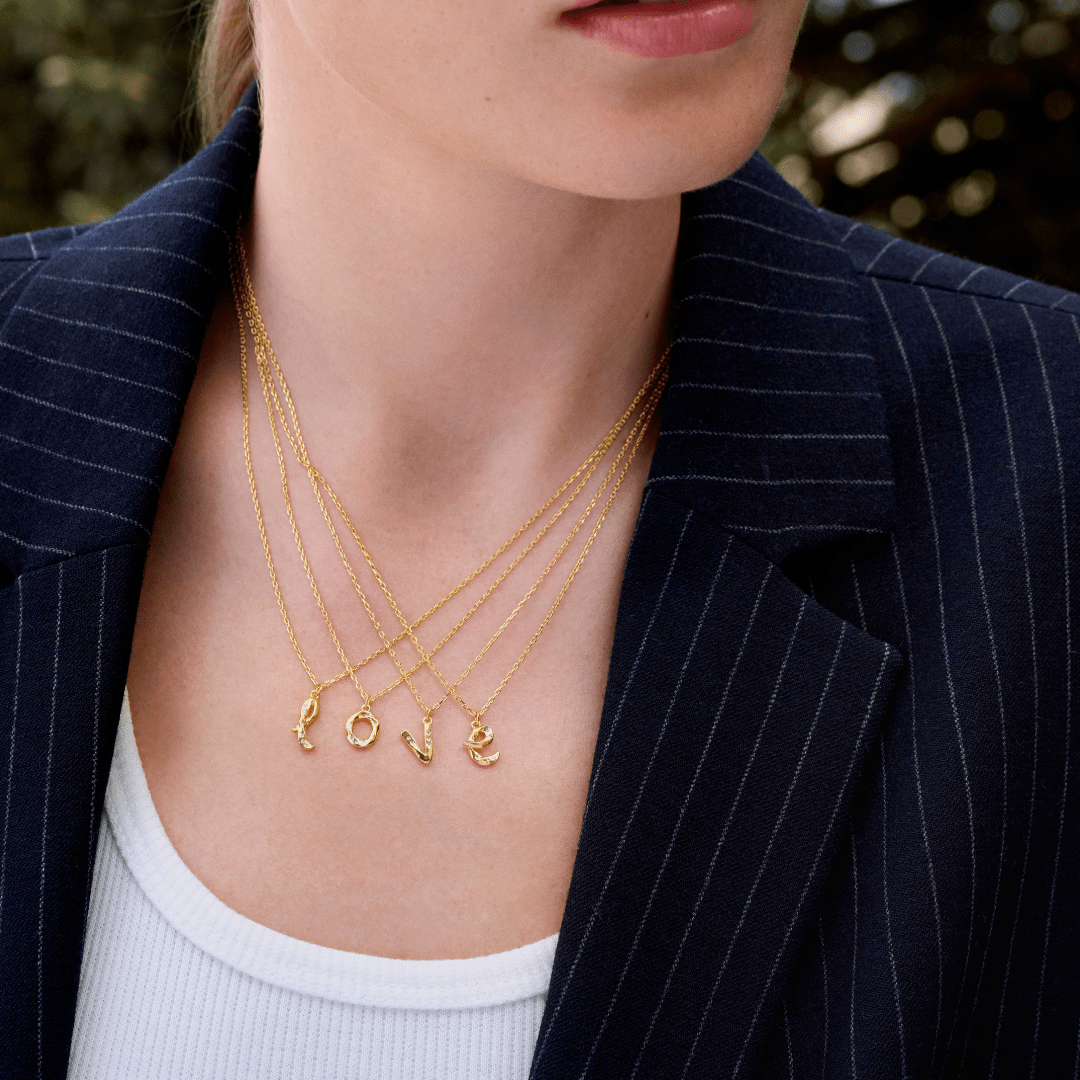 Maanesten Halskæder Alphabet halskæde med bogstav - forgyldt