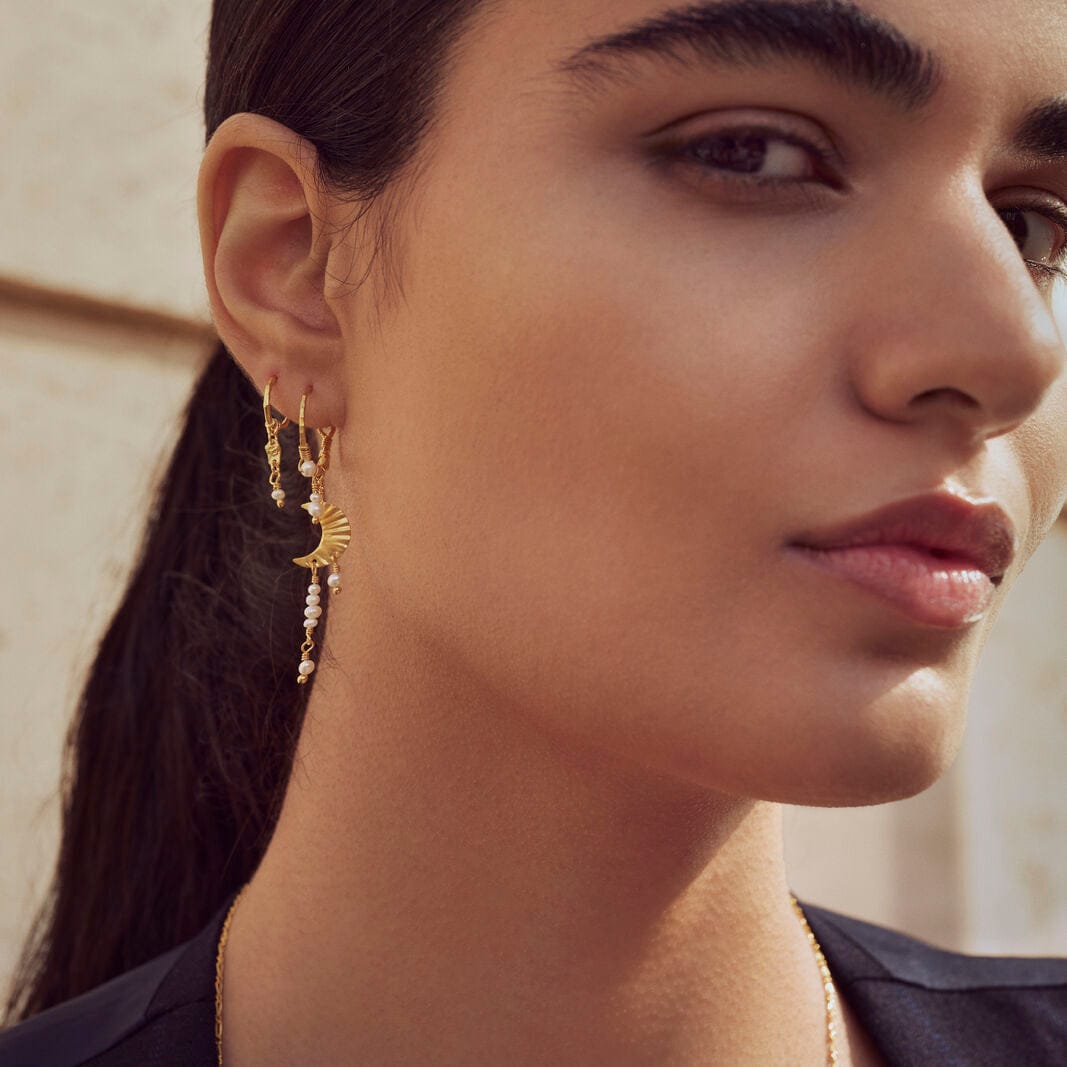 Maanesten Øreringe Esta øreringe med månevedhæng og perler - Forgyldt 9843a