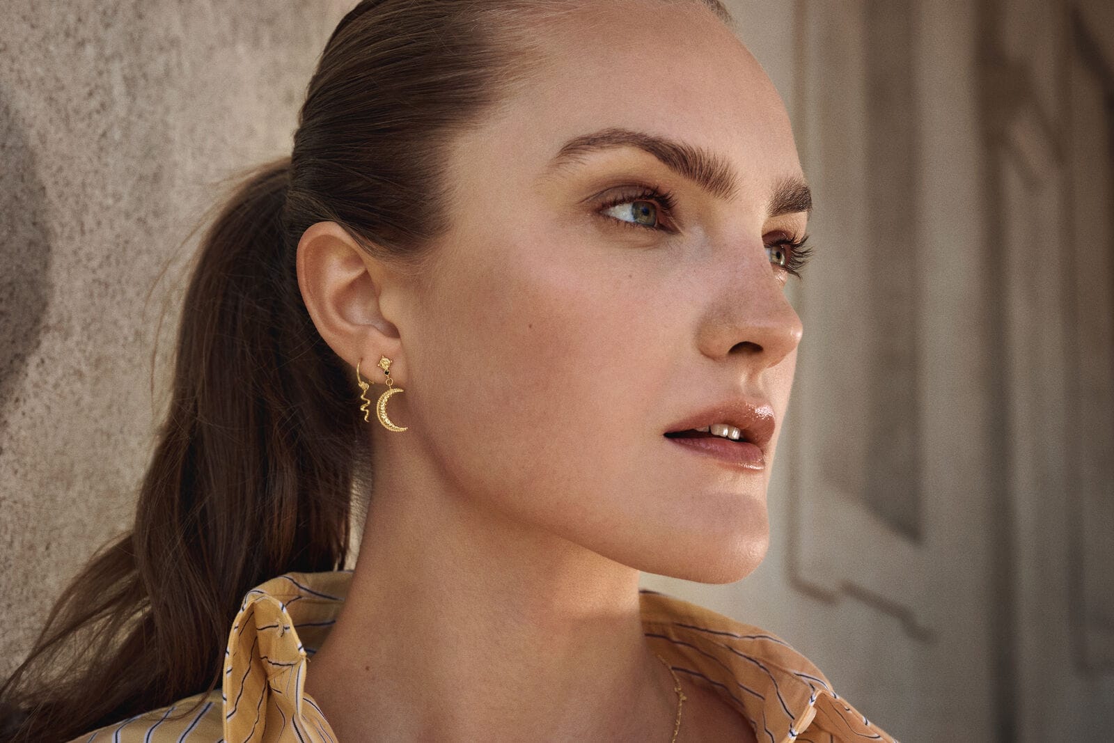 Maanesten Øreringe Evelyn øreringe med sten og perler - Forgyldt 9749a