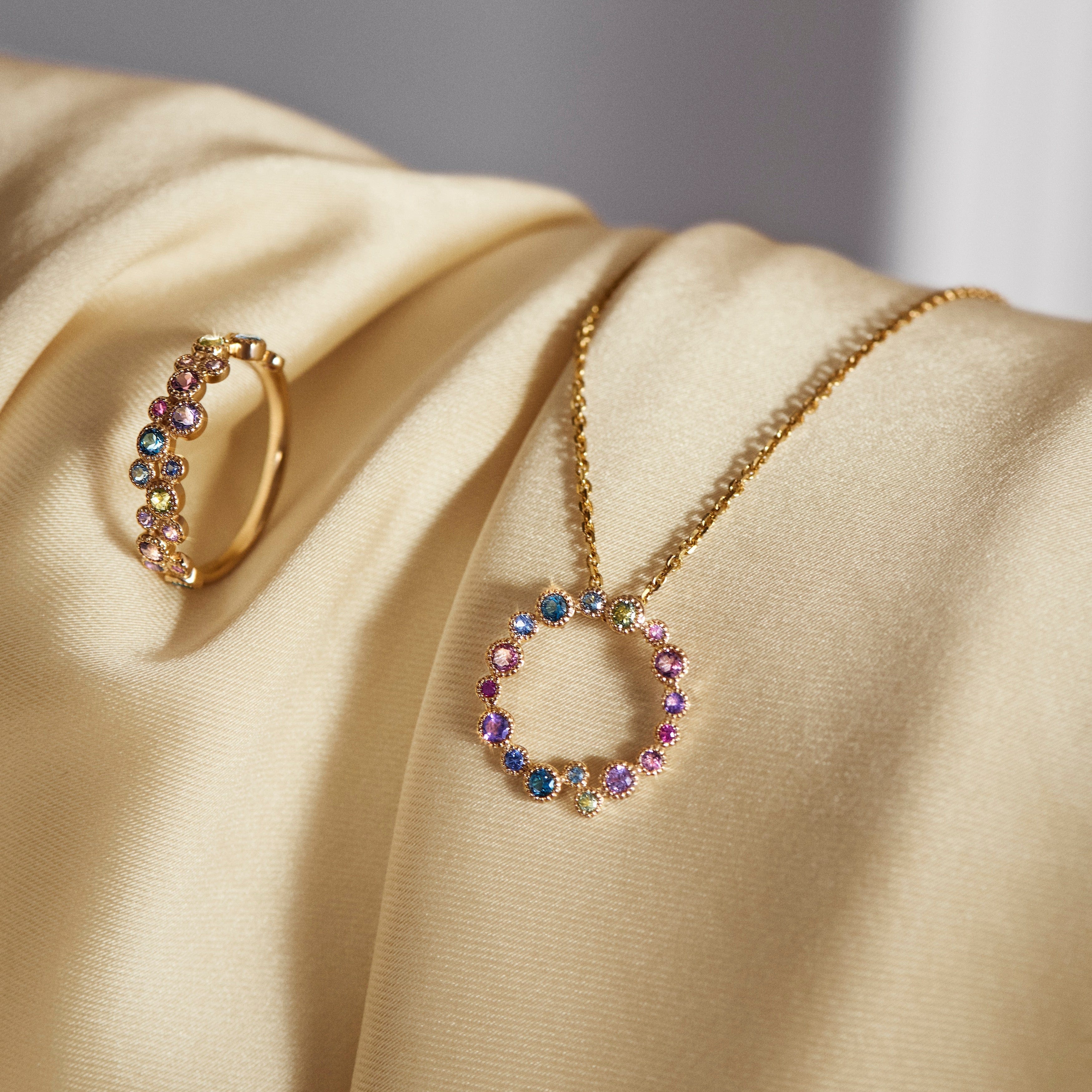 Mads Z Ringe Luxury Rainbow Petite ring med ædelsten - 14 Karat