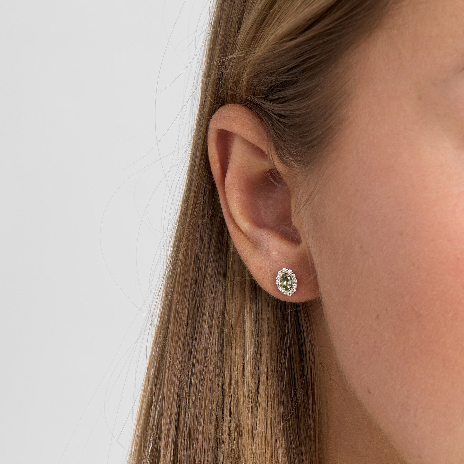 Mads Z Pastello Elegante øreringe med grøn safir og 0,25ct. - 14 karat 1516003