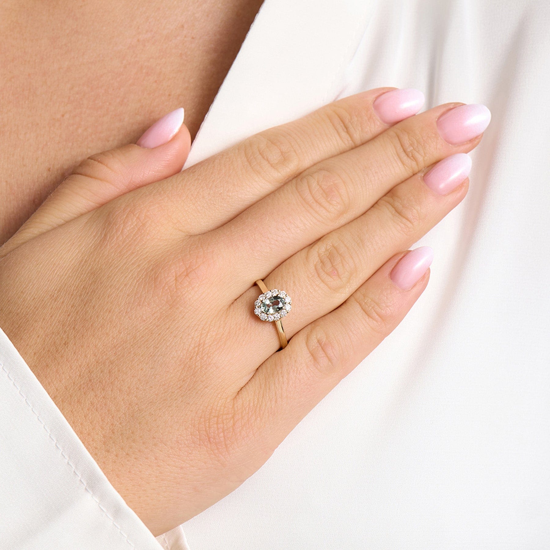 Mads Z Pastello Elegante ring med grøn safir og 0,25 ct. - 14 karat