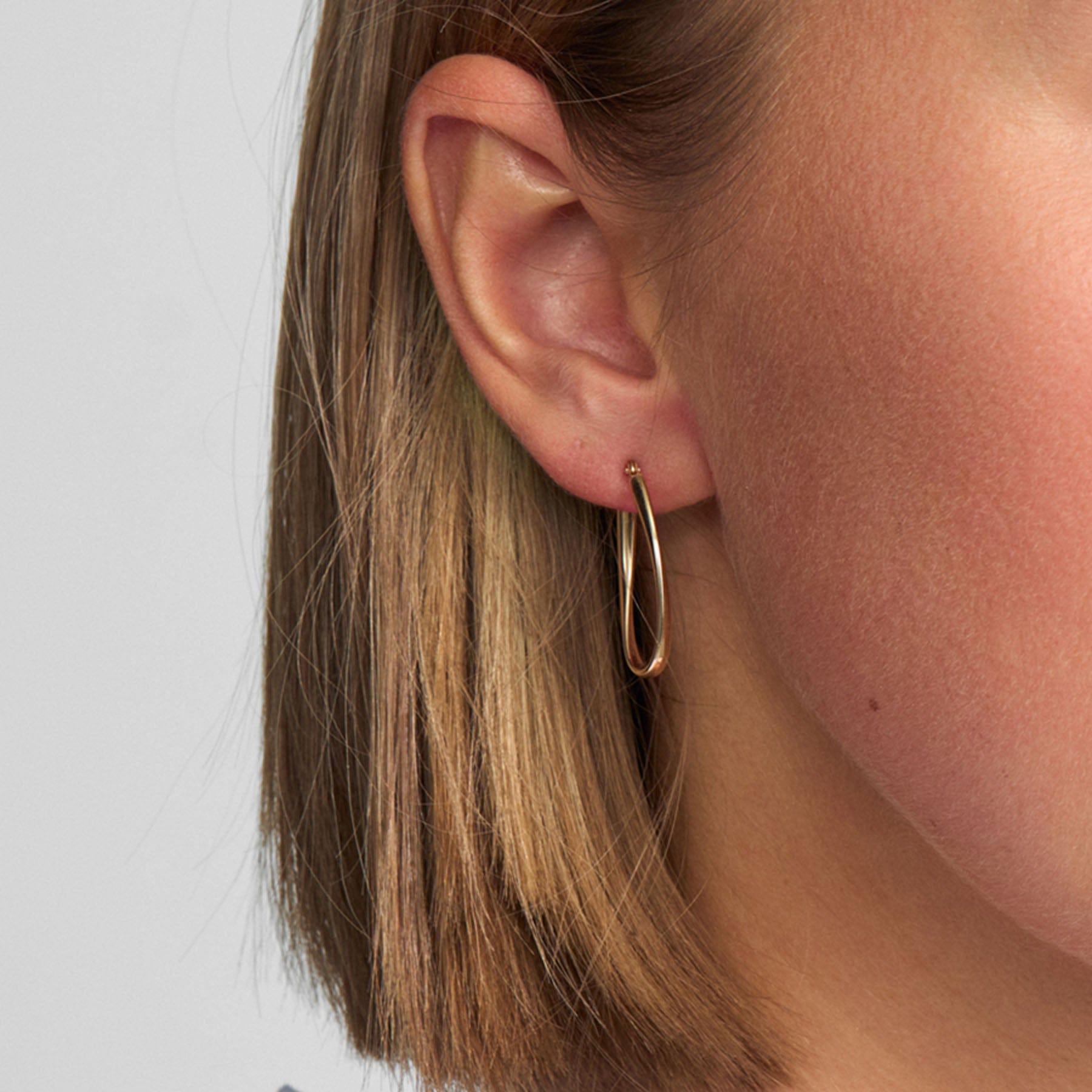 Mads Z Øreringe Silvia guld creol hoops 20 mm - 8 Karat 3310147