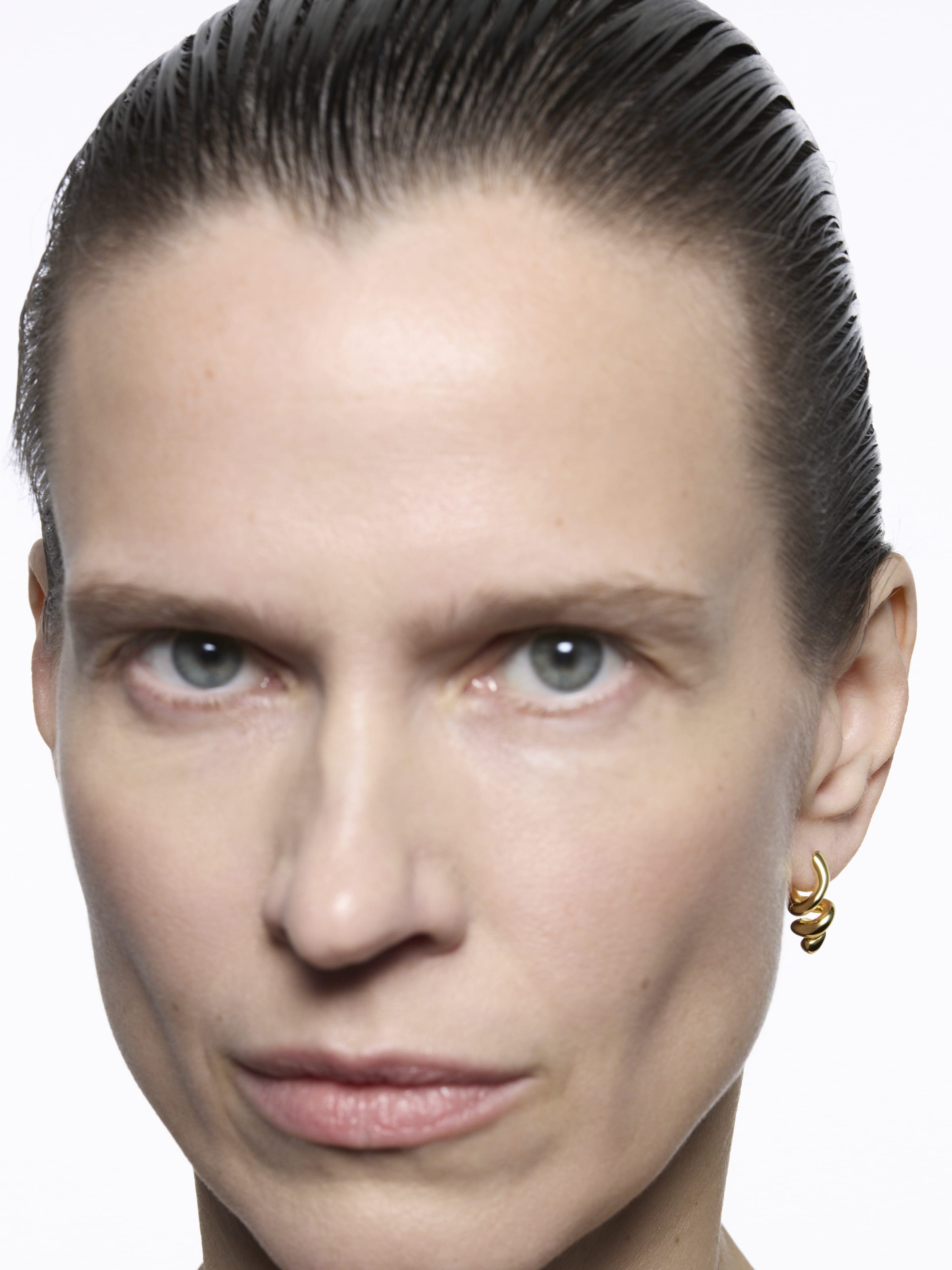 Maria Black Øreringe Coil Huggie - Forgyldt