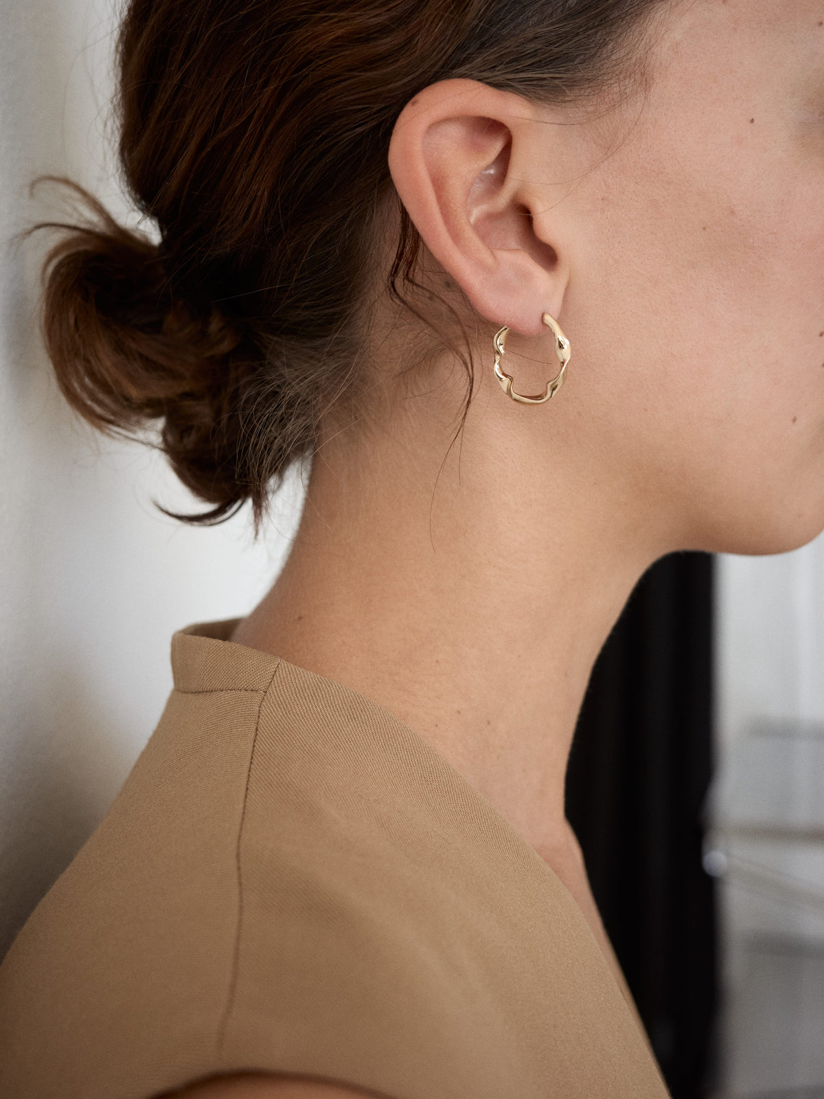 Maria Black Øreringe Drift Hoop small - forgyldt messing