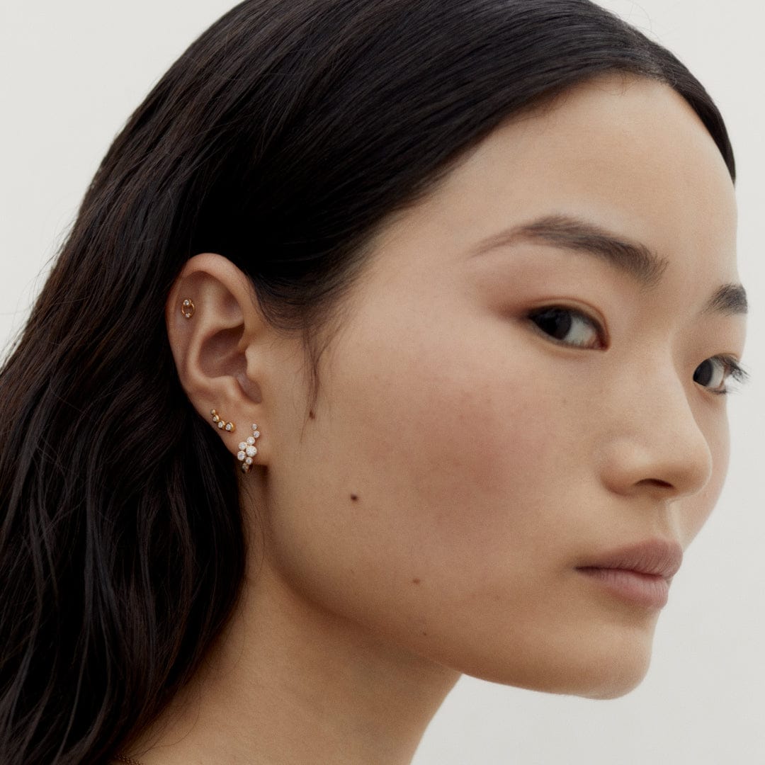 Maria Black Øreringe Garbo huggie ørering med labgrown diamanter - 14 karat hvidguld
