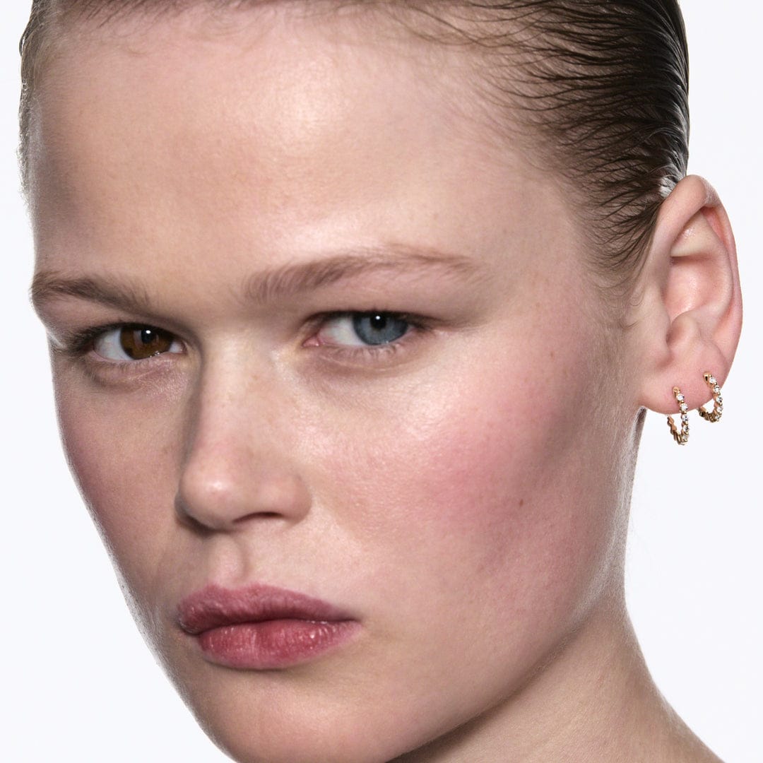 Maria Black Øreringe True Romance 10 huggie med labgrown diamanter - 14 karat guld