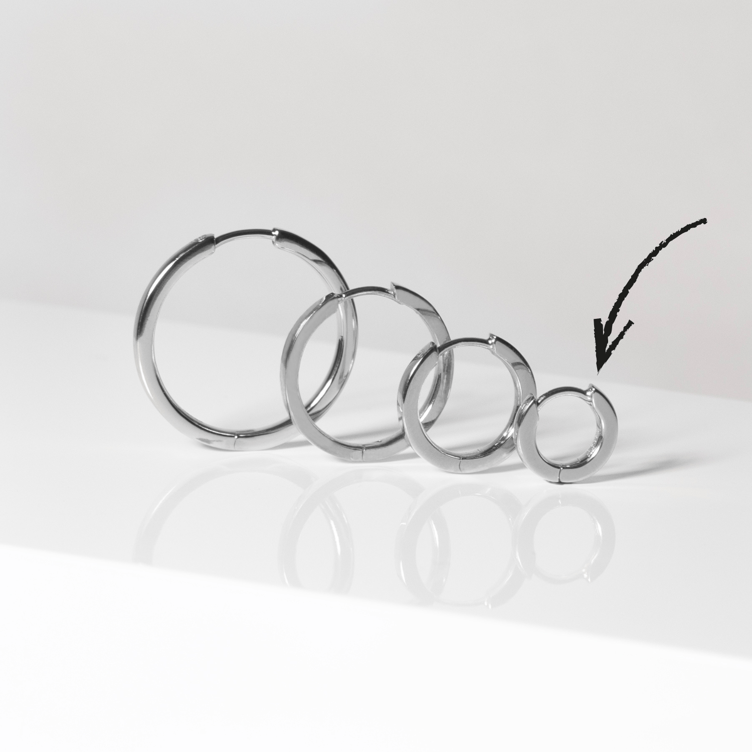 Sif Jakobs Øreringe Ellera pianura piccolo hoops øreringe - sølv sj-e12018-ss