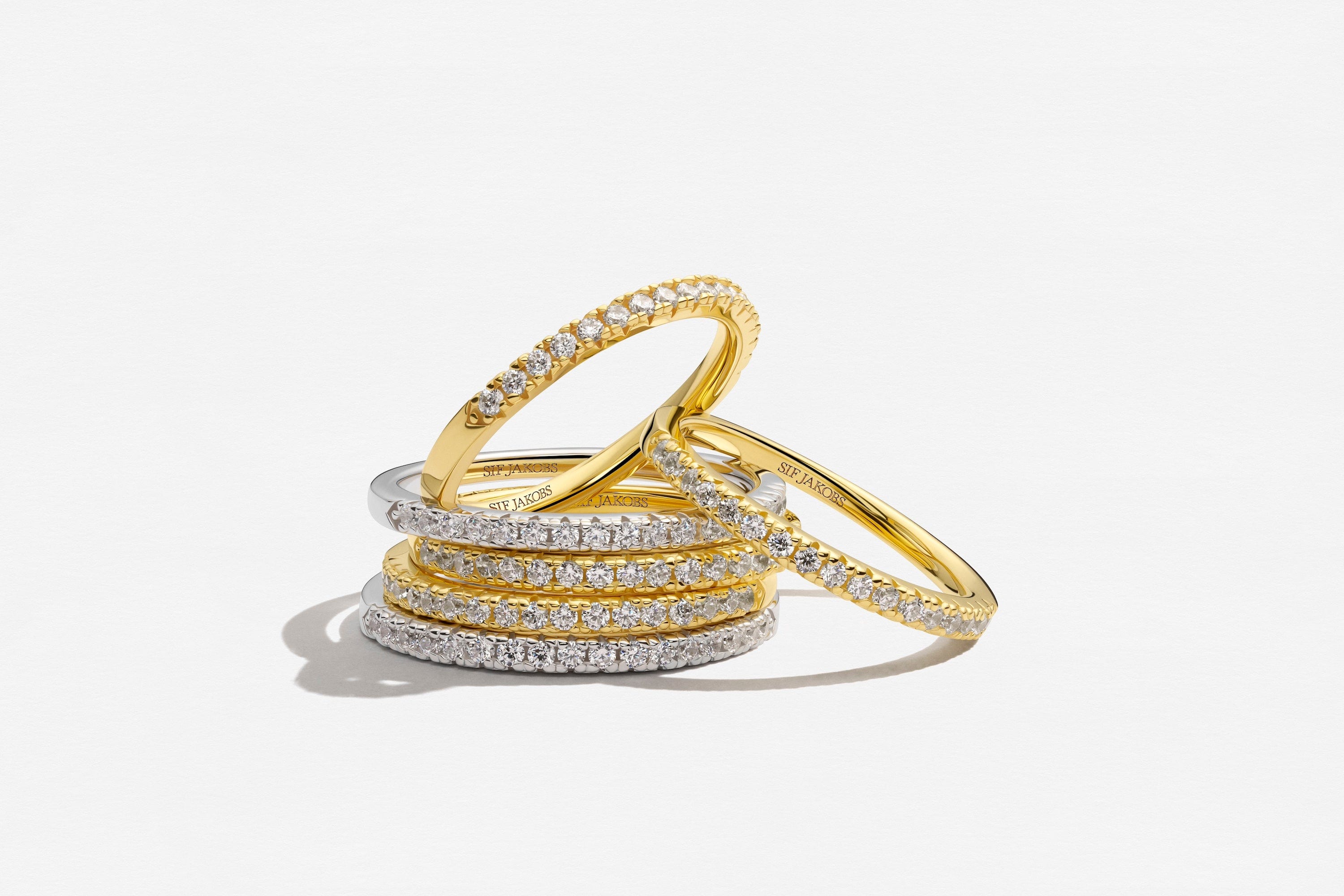 Sif Jakobs Ringe Ellera ring med hvide zirkoner - forgyldt