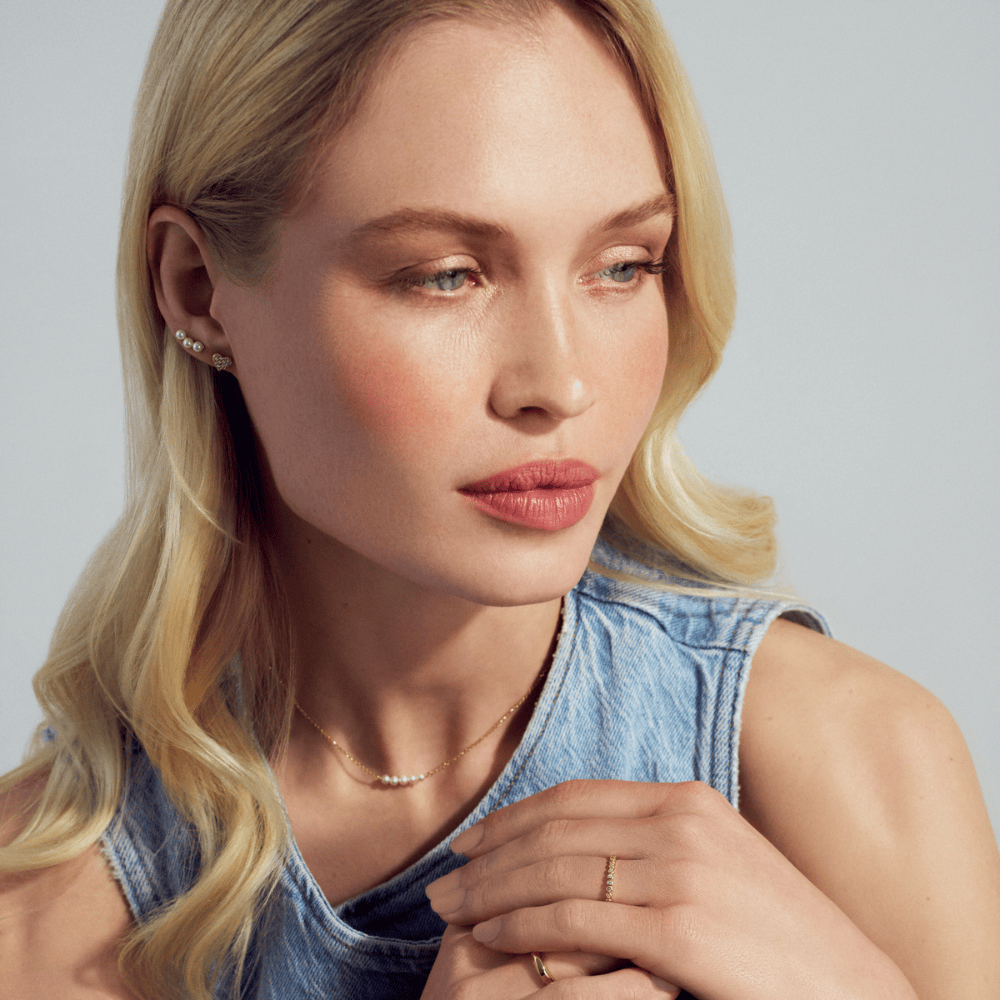 Sif Jakobs Smykkesæt Essenza perla sæt med halskæde og øreringe - forgyldt