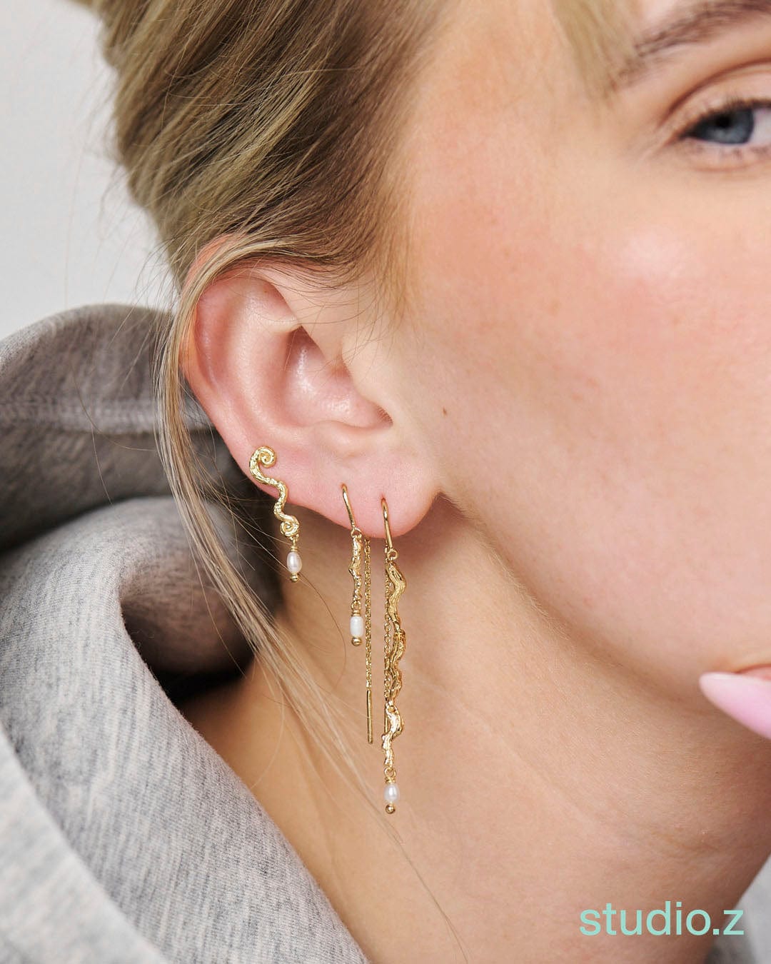 Studio Z Øreringe Tangled ørehænger med perler - forgyldt 7203825