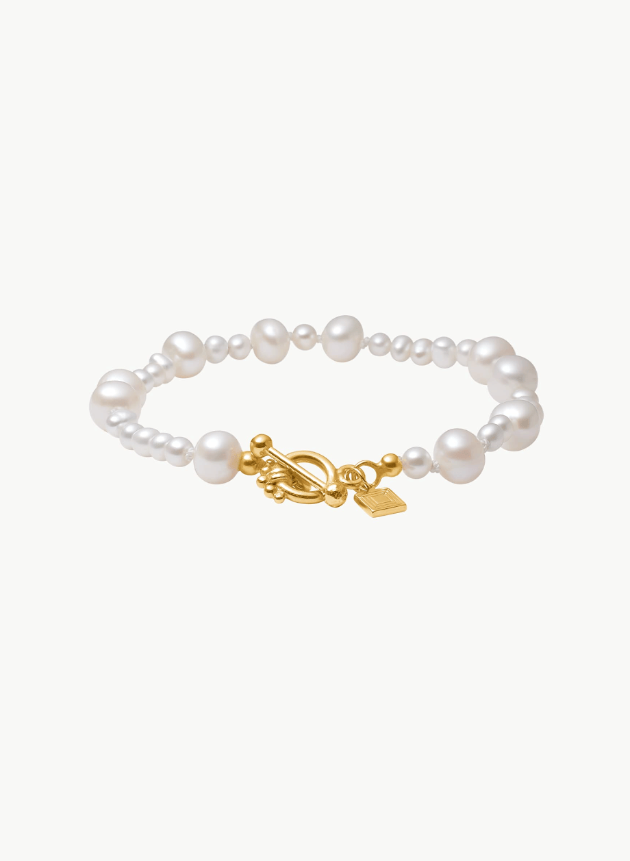 Carré Madeleine armbånd med ferskvandsperler - forgyldt FB 4667 BI 18cm