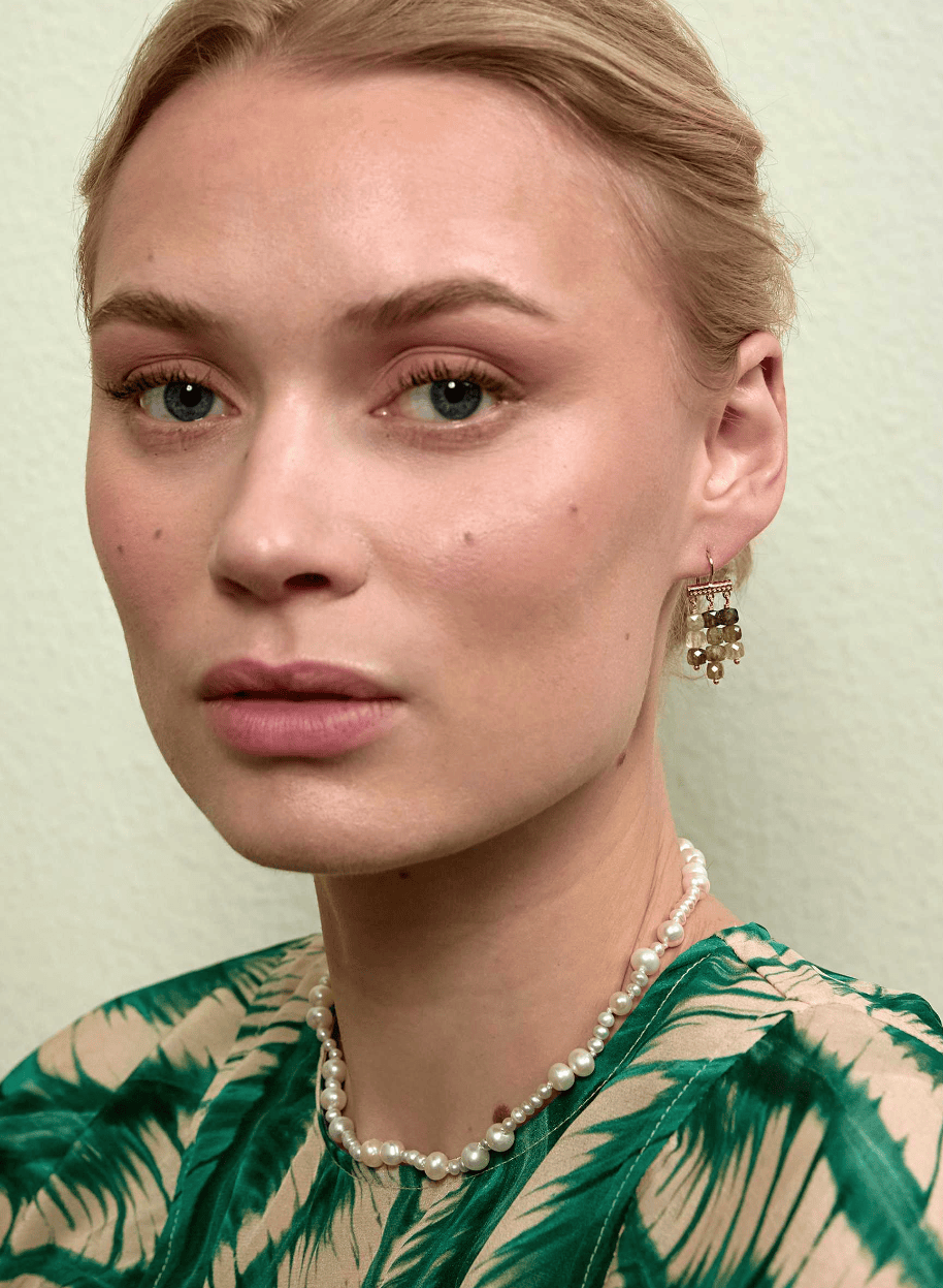 Carré Madeleine halskæde med ferskvandsperler - forgyldt FC 4668 BI 42cm