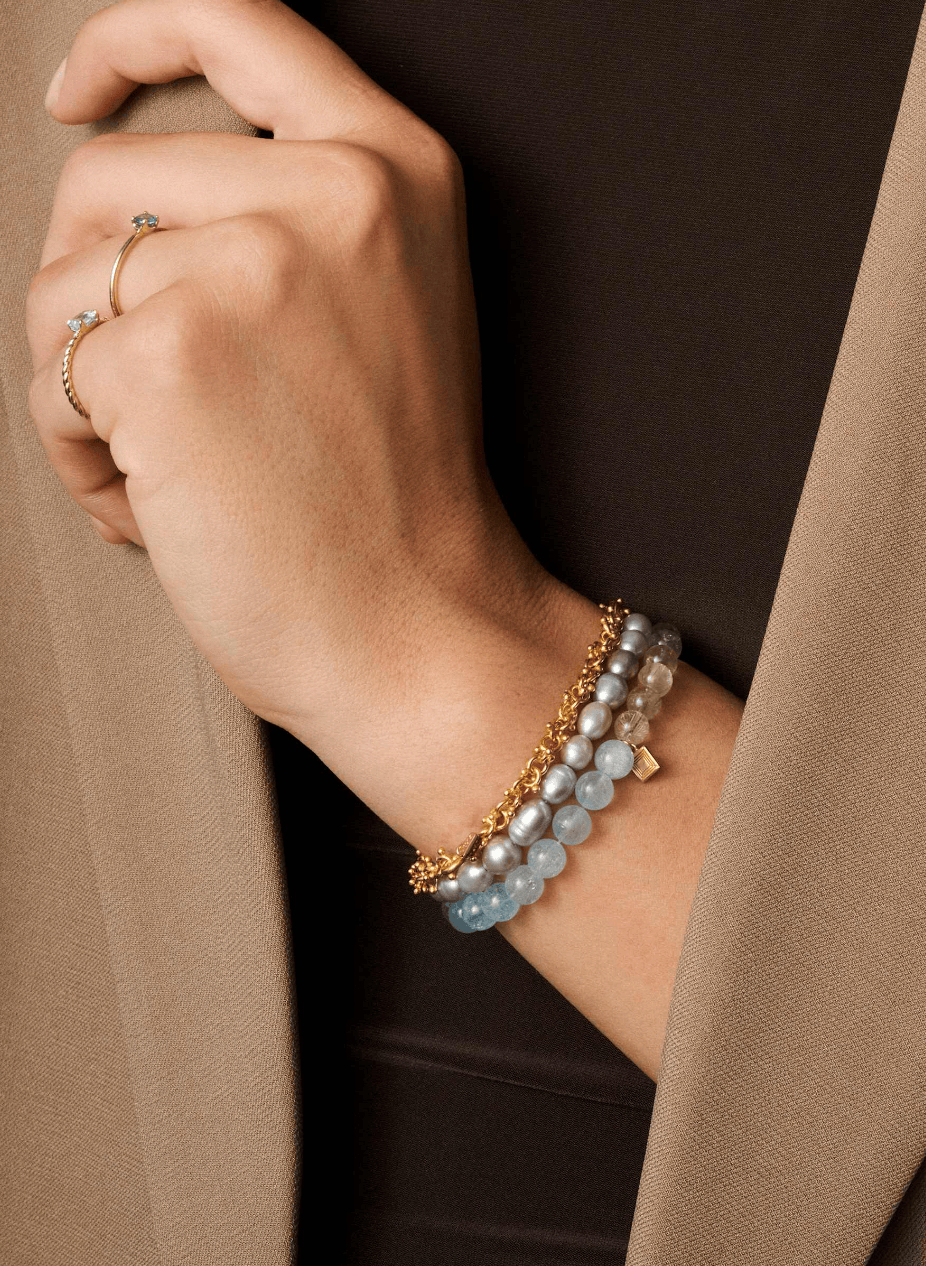 Carré Ocean armbånd med grey ferskvandsperler - forgyldt FB 4540 BG 17cm