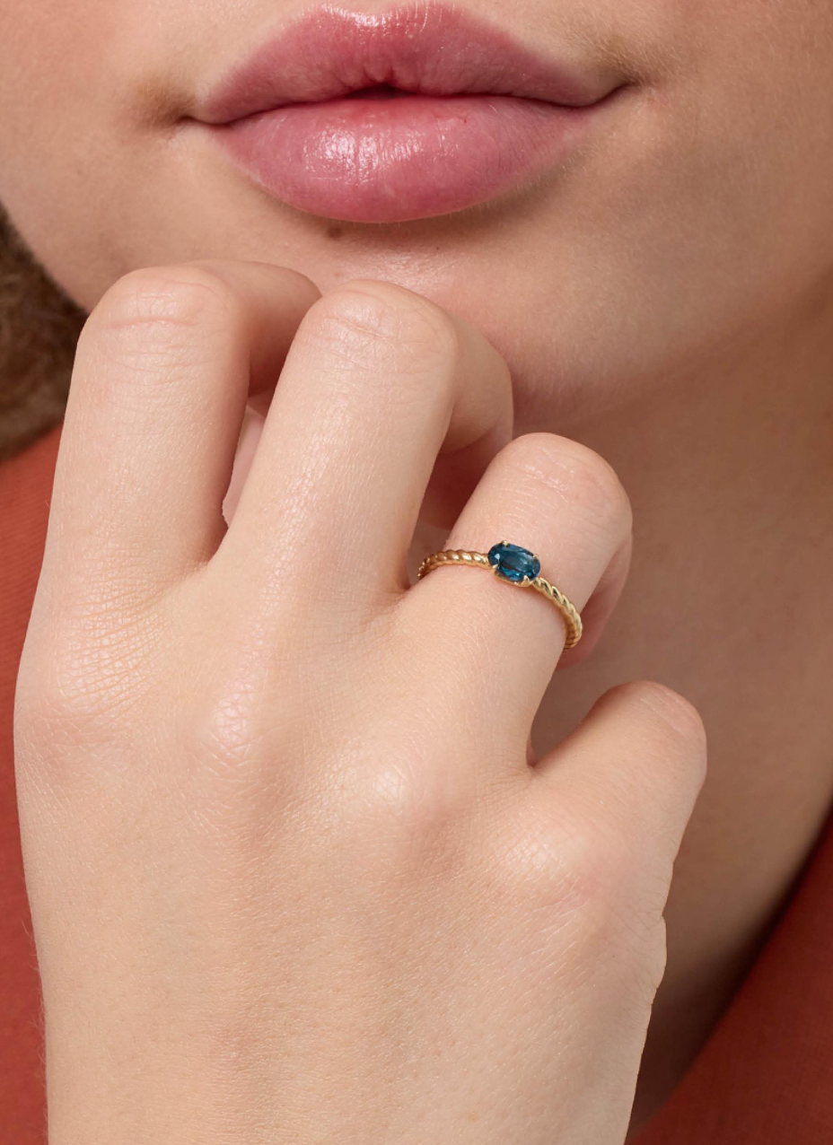 Carré Tresser ring med London blå topas - 10 karat