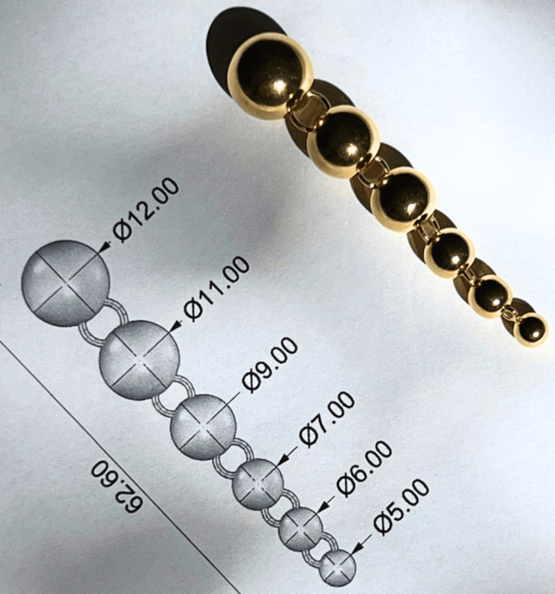 Jane Kønig Øreringe Big Atomic Drop ørestik - forgyldt BADS-SS24-G