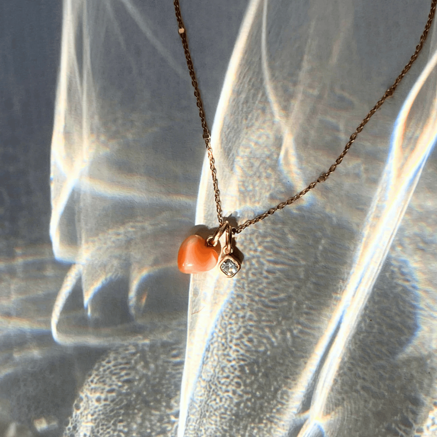 Jane Kønig Halskæder Lyserødt coral heart hjertevedhæng - 14 karat guld