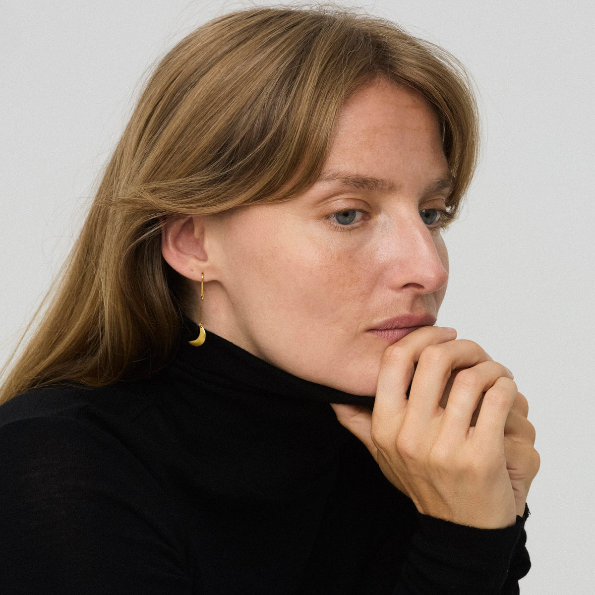Jane Kønig Øreringe Small Half Moon 2.0 ørering - forgyldt stål