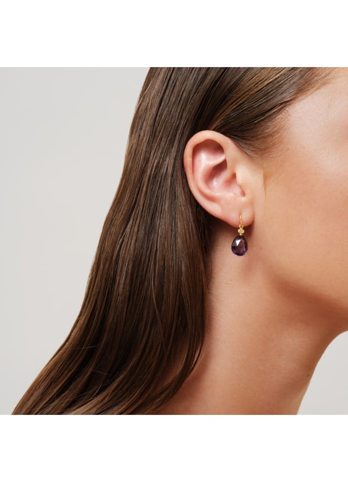 Julie Sandlau Ofelia øreringe med sort sten - forgyldt HKS780GDSMCRCZ