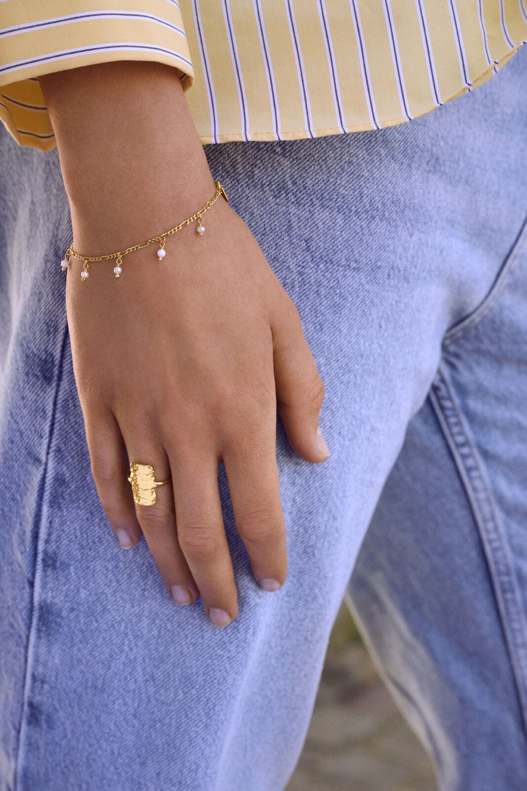 Maanesten Armbånd Lula White armbånd med perler - forgyldt 8519a