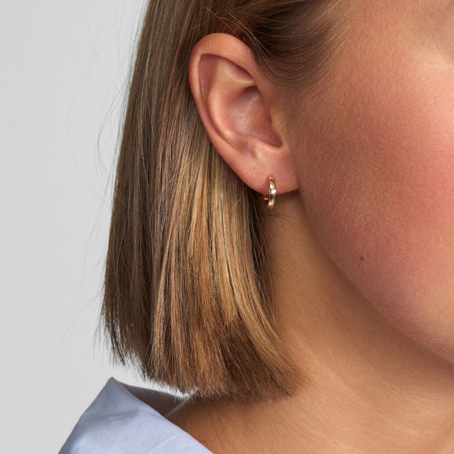 Mads Z Øreringe Crown Alliance øreringe med 2 x 0,02 ct. diamanter - 14 Karat 1511841