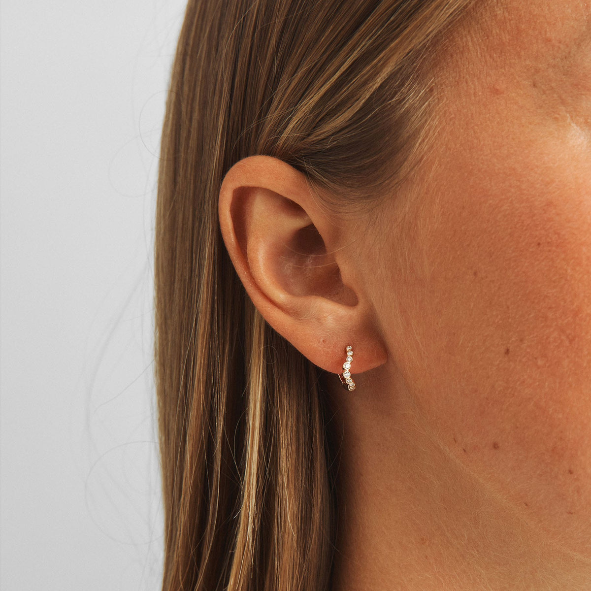 Mads Z Øreringe Freya ørestikker med 0,20 carat - 14 karat guld 1511178