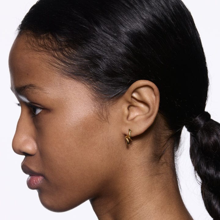 Maria Black Øreringe Coil Curl ørestik - forgyldt