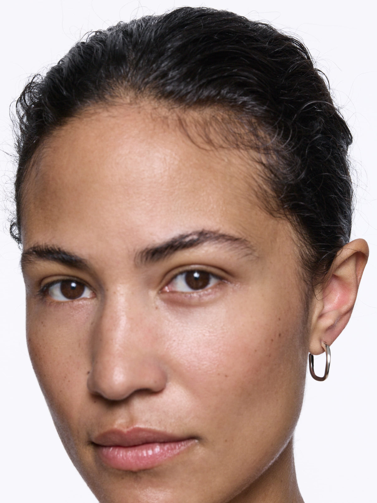 Maria Black Øreringe Curvo Hoop Medium - Sølv