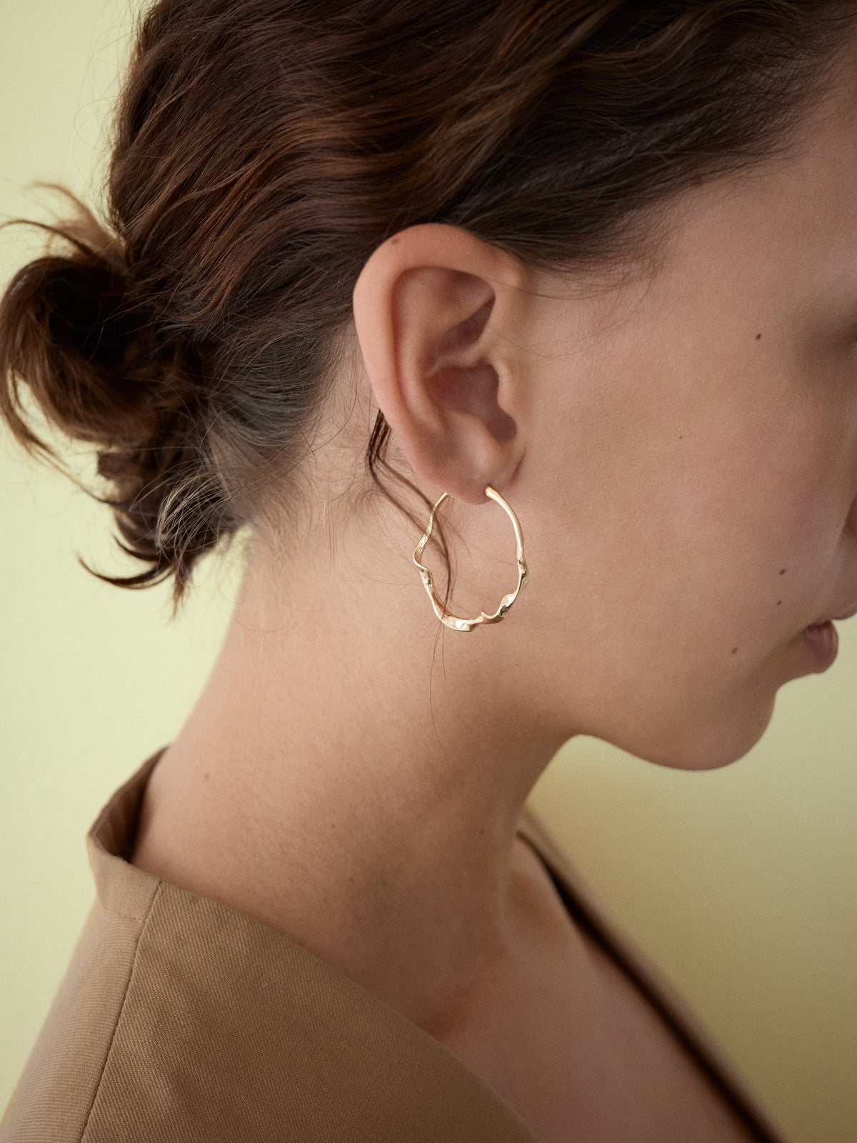 Maria Black Øreringe Drift Hoop medium - forgyldt messing