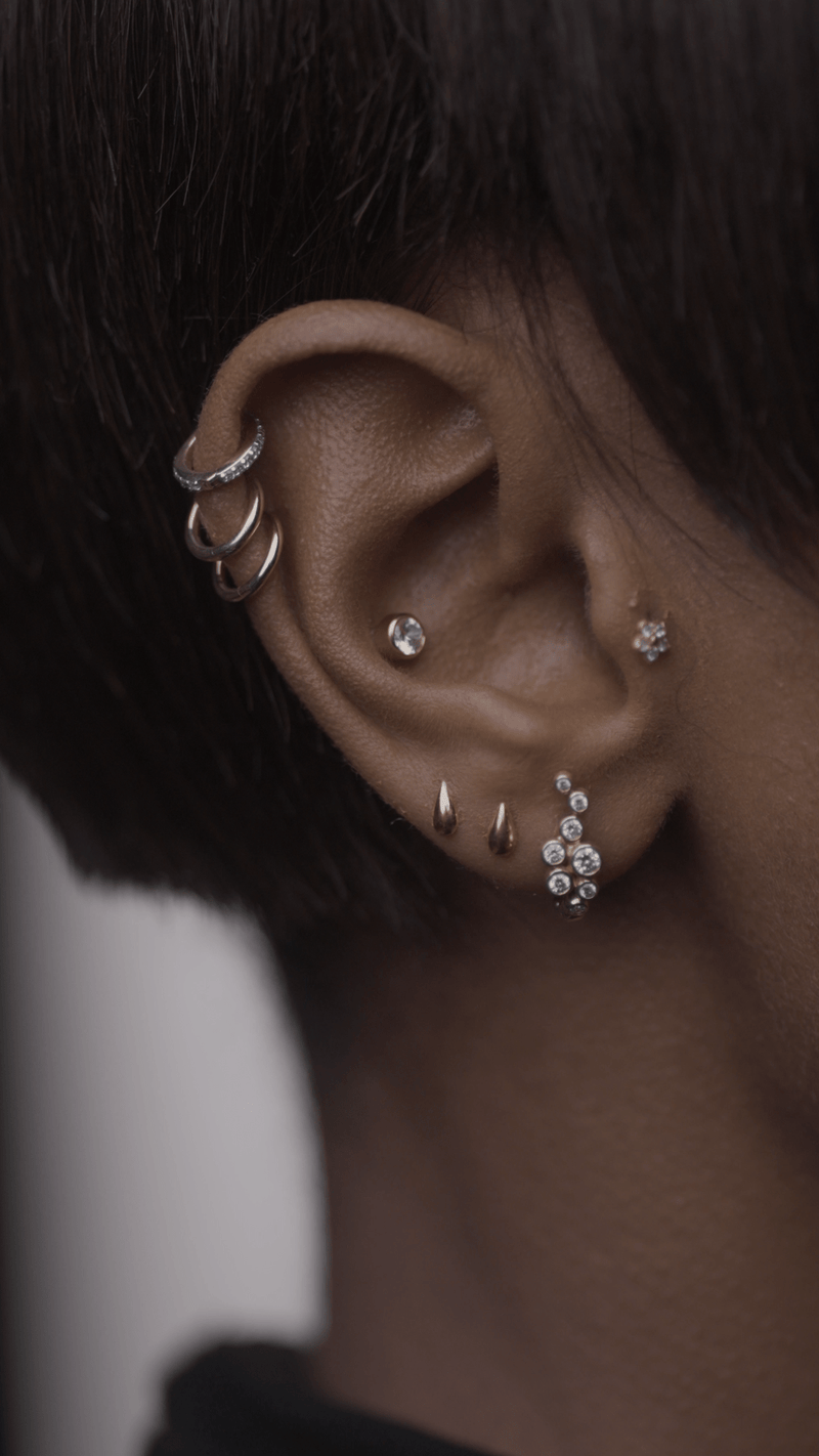 Maria Black Øreringe Hinge Infinity 9 piercing hoop - 14K hvidguld P1010W