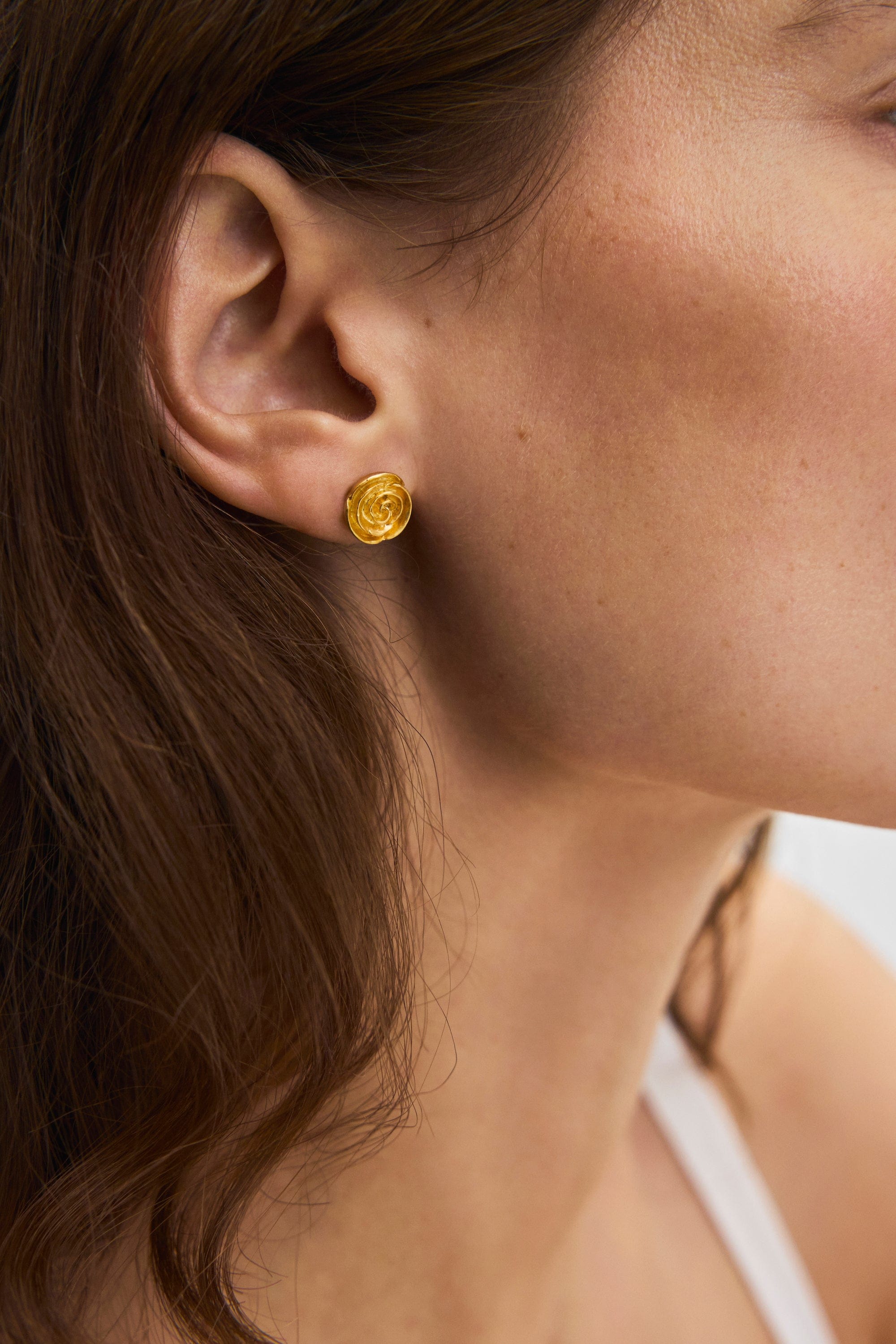 Pernille Corydon Ørering Rose ørestikker - FORGYLDT e-536-gp