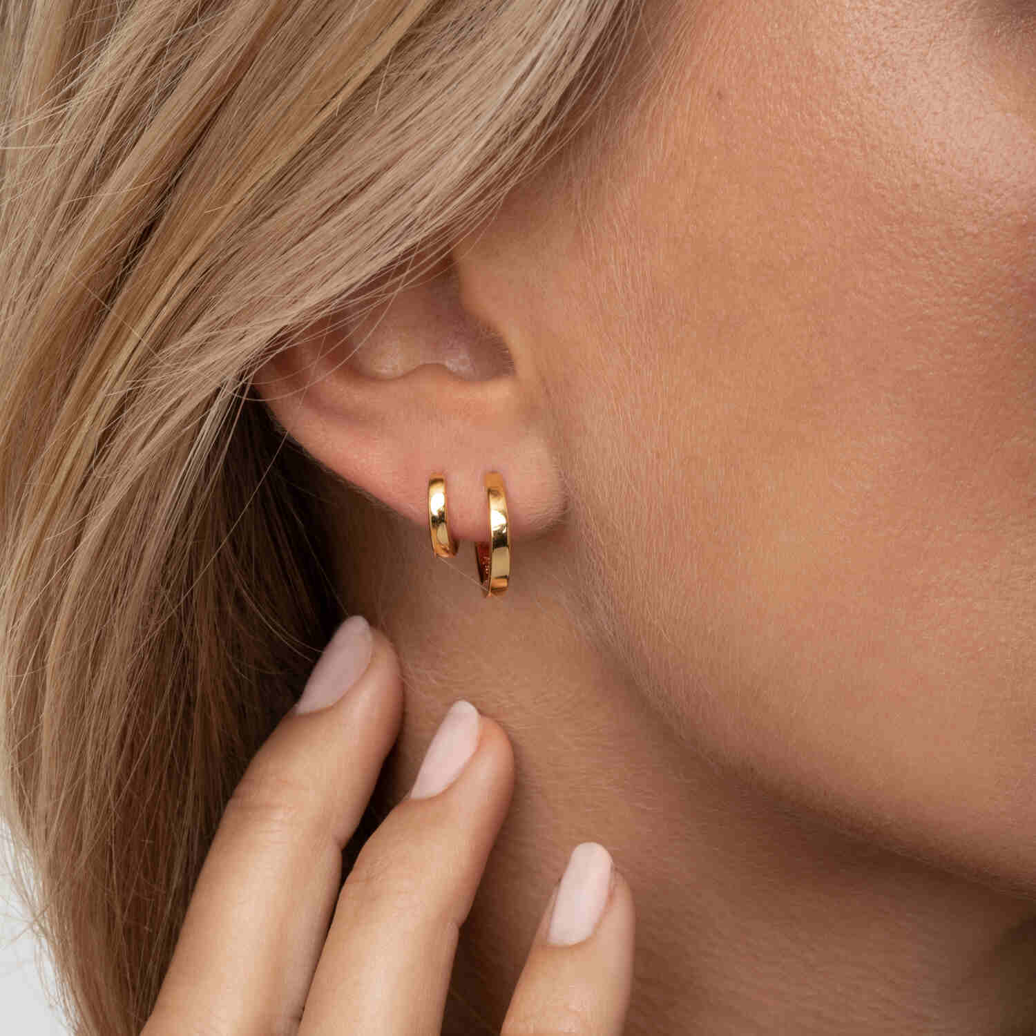 Sif Jakobs Øreringe ELLERA PIANURA PICCOLO ØRERINGE - FORGYLDT sj-e12018-sg