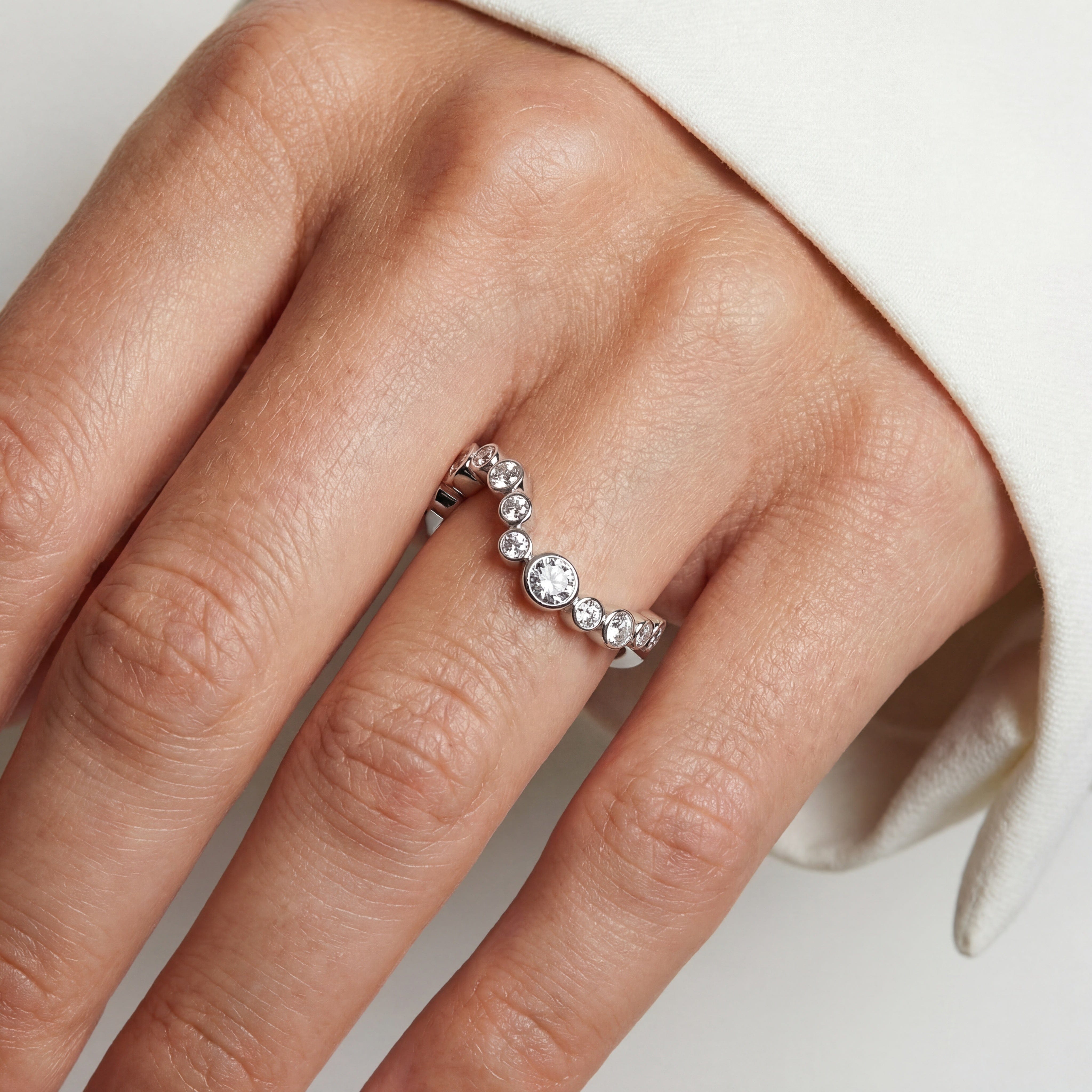 Sif Jakobs Ringe SARDINIEN WAVE RING med hvide zirkoner - sølv